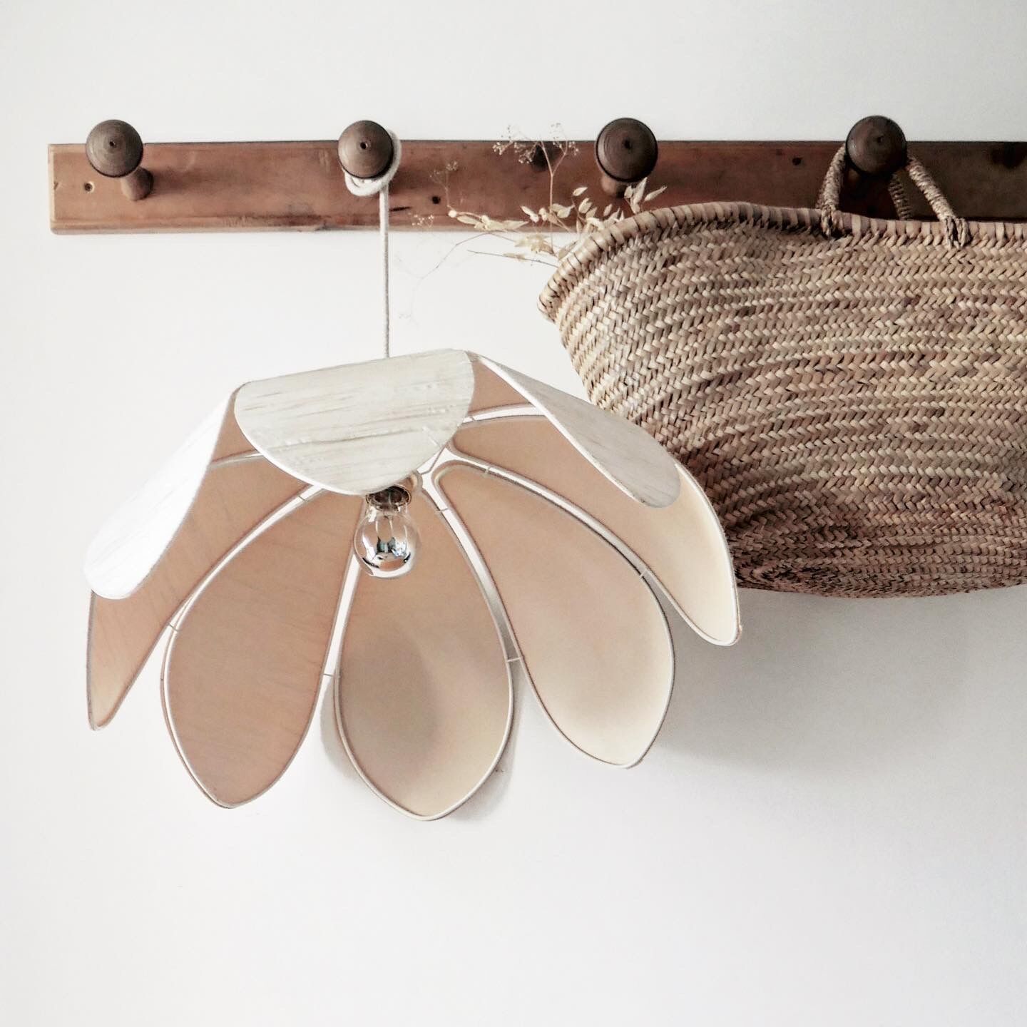 Lotus flower suspension