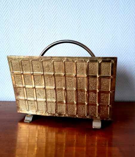 English magazine rack in embossed brass 1960