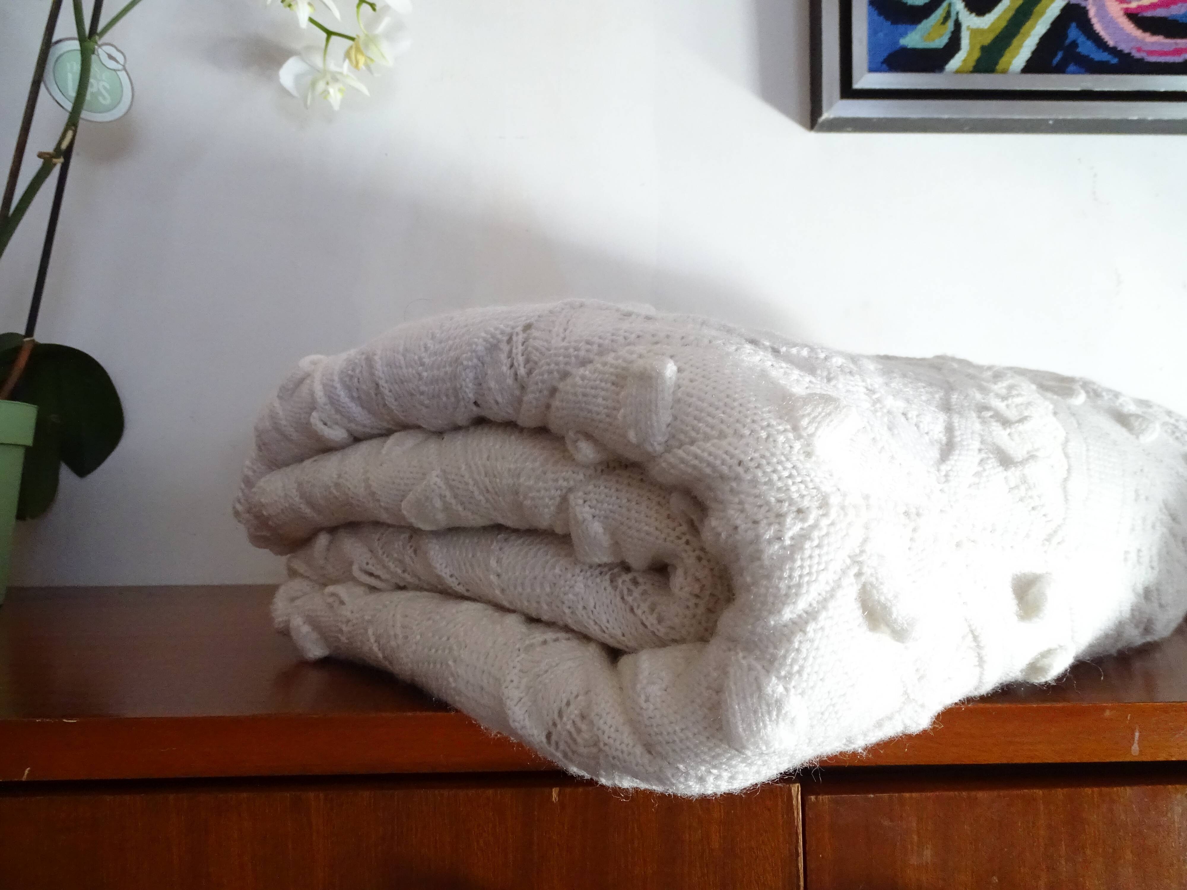 Old crochet bed cover 255 cm x 215 cm