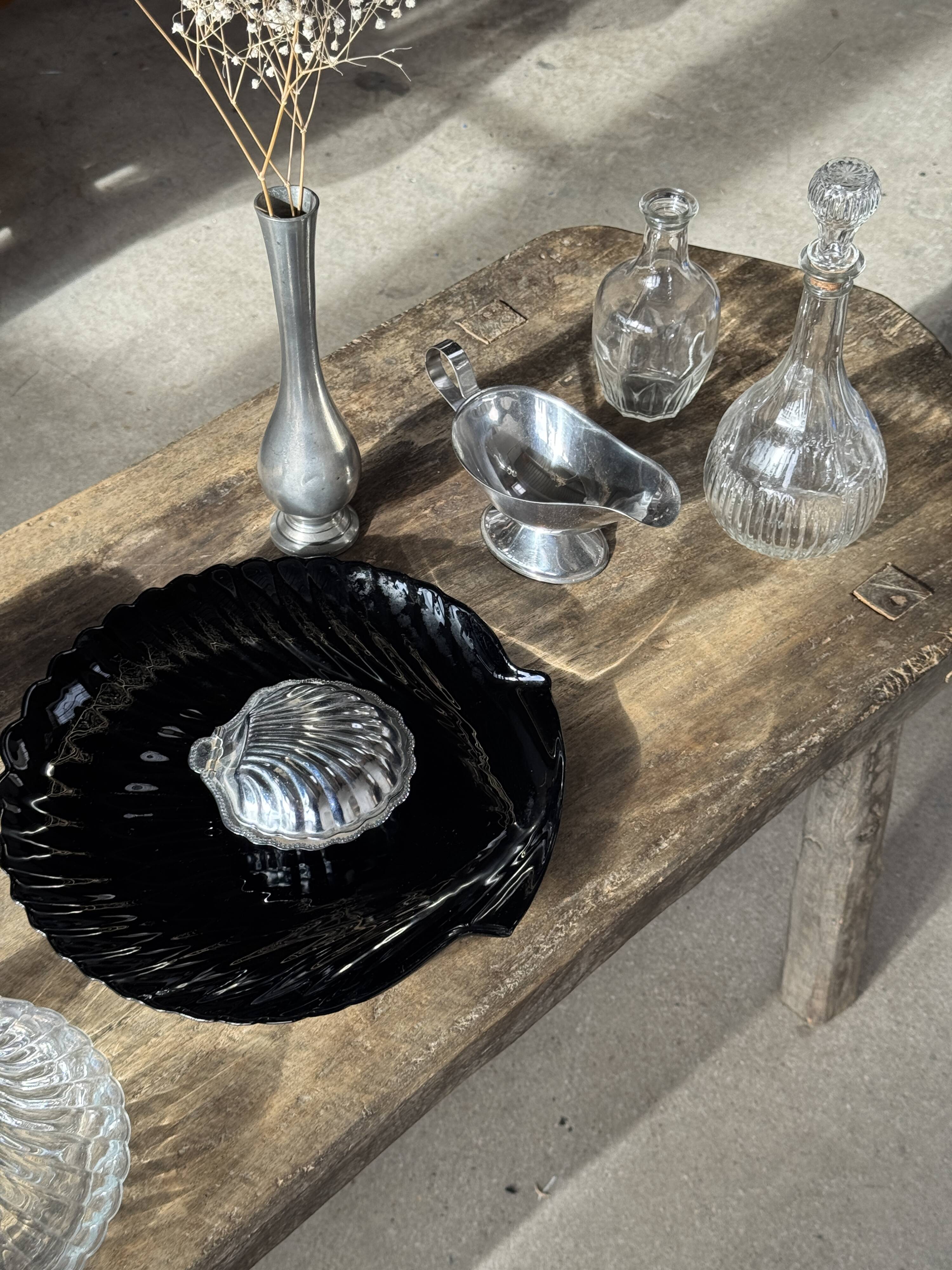 Pair of vintage black glass shell dishes D32 and D26