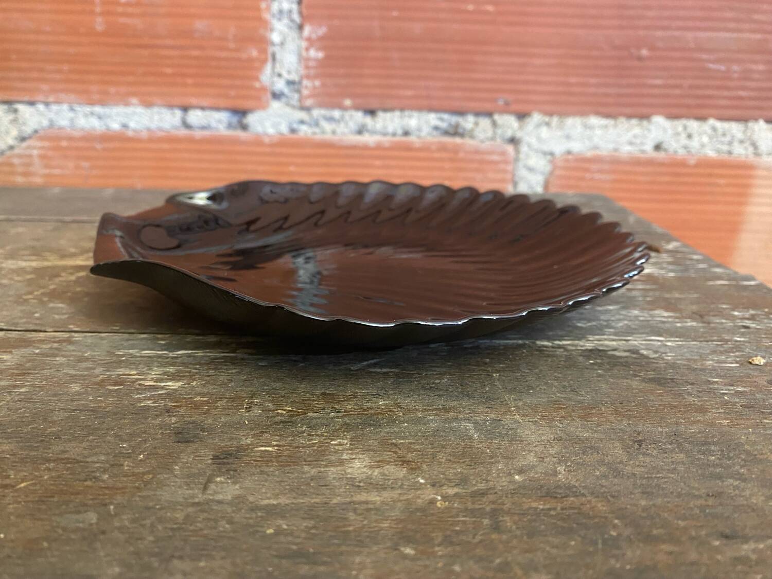 Set of 10 ARCOROC Shell-Shaped Plates Black Opaline 1970s