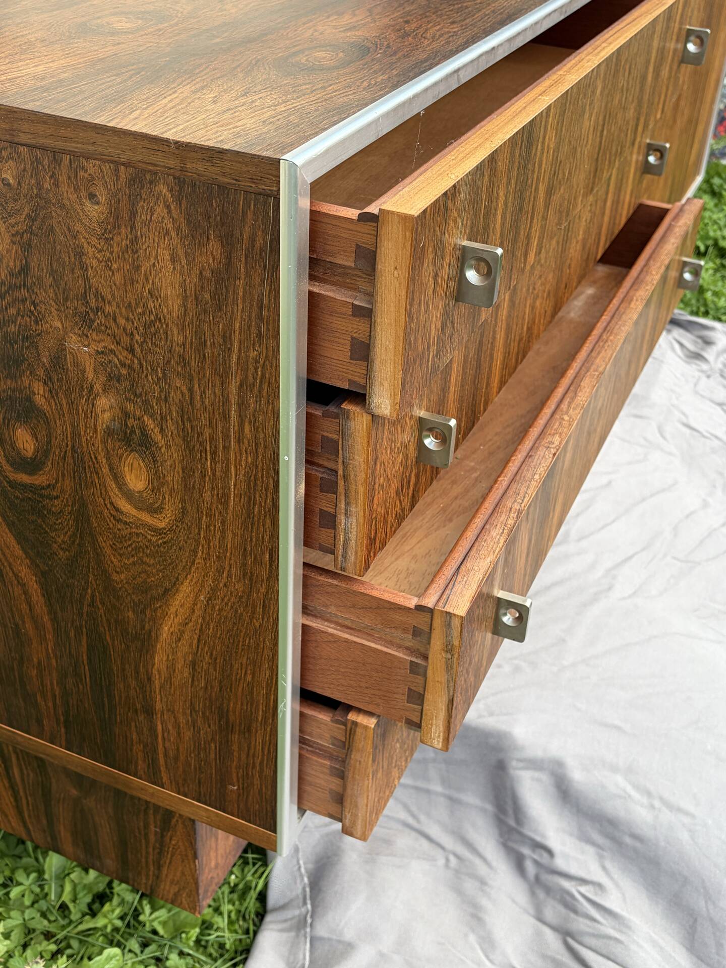 Enfilade palissandre vintage Ep 80