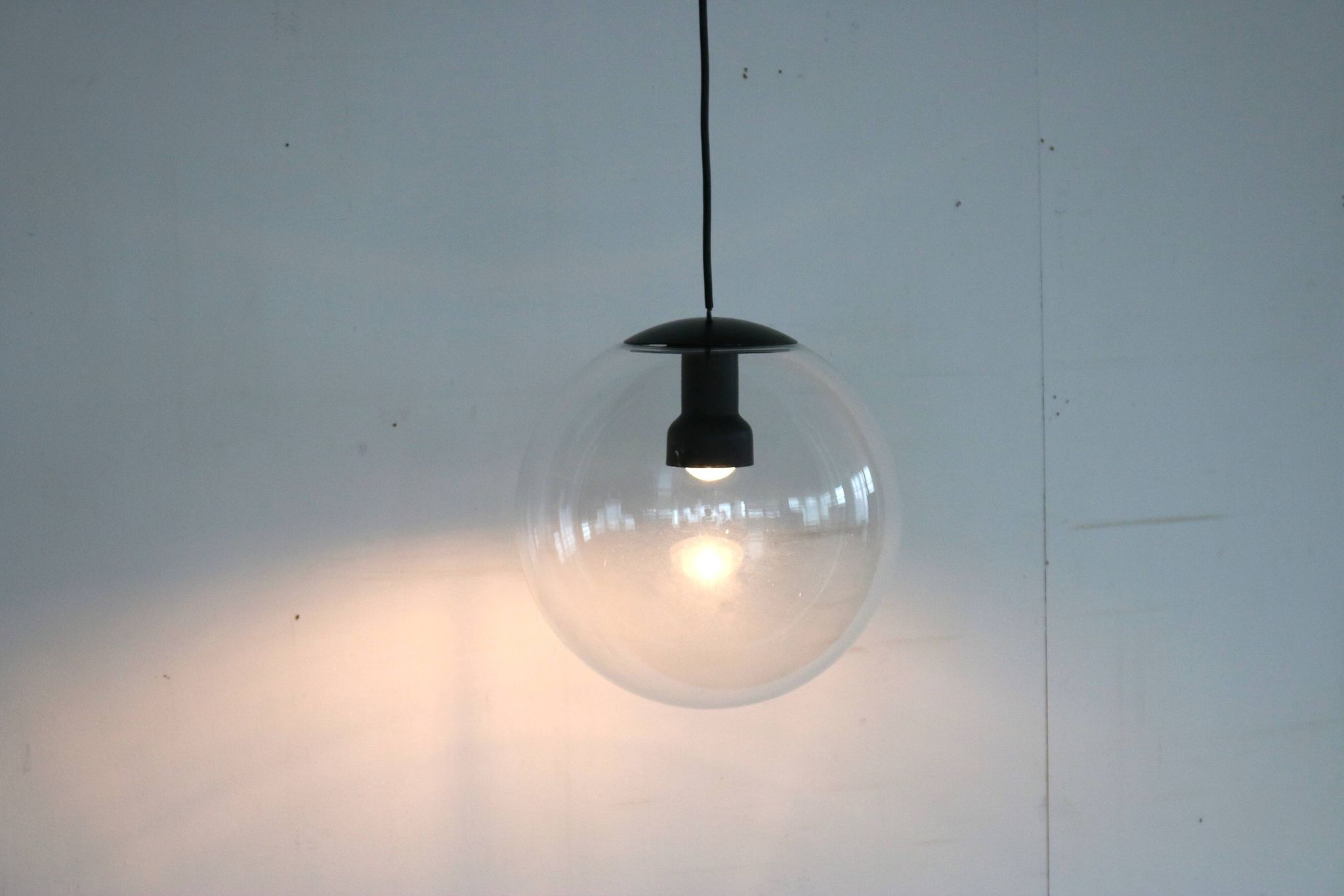vintage hanging lamp | globe | Philips | 60's
