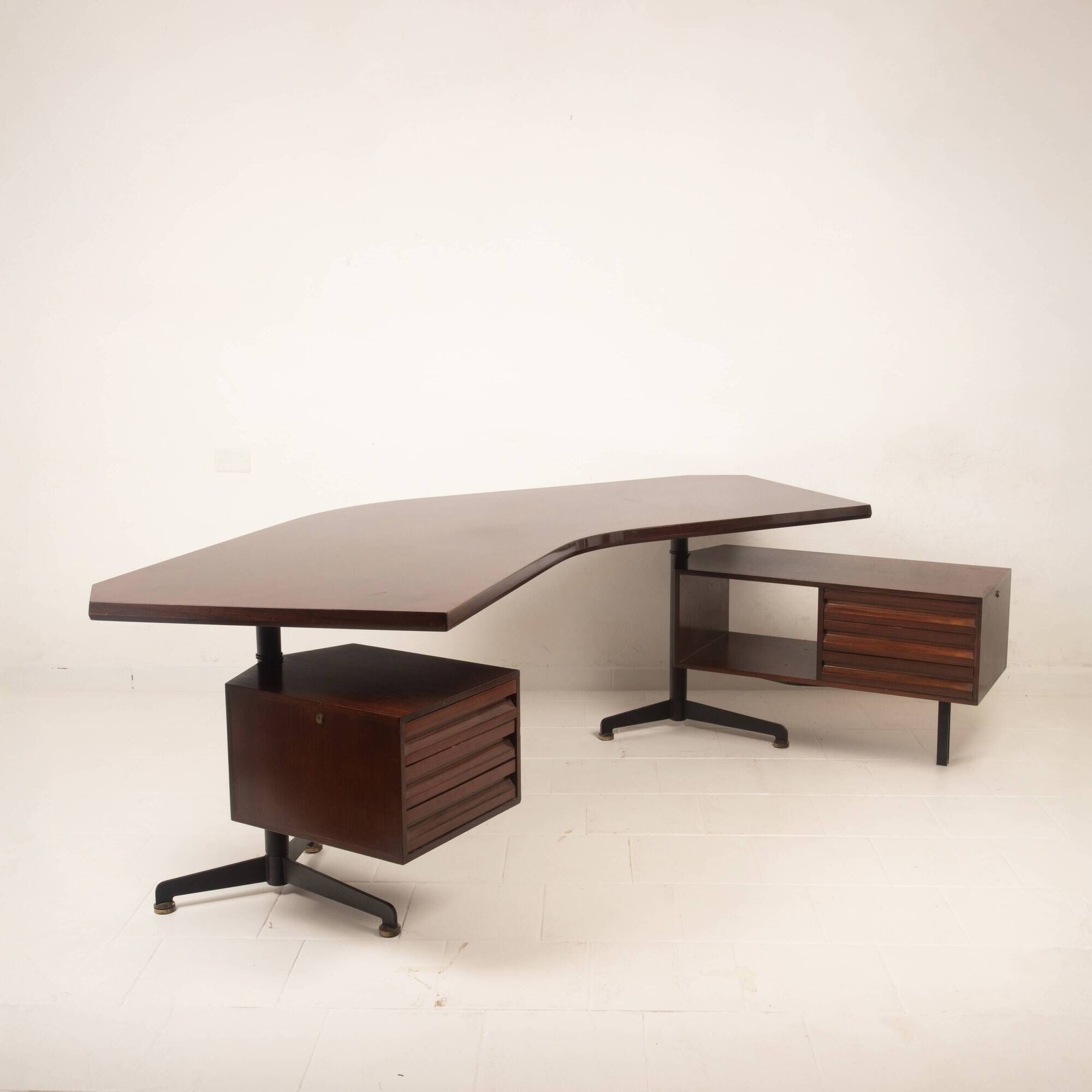 T96 Rosewood Boomerang Desk by Osvaldo Borsani for Tecno, First Edition, 1950