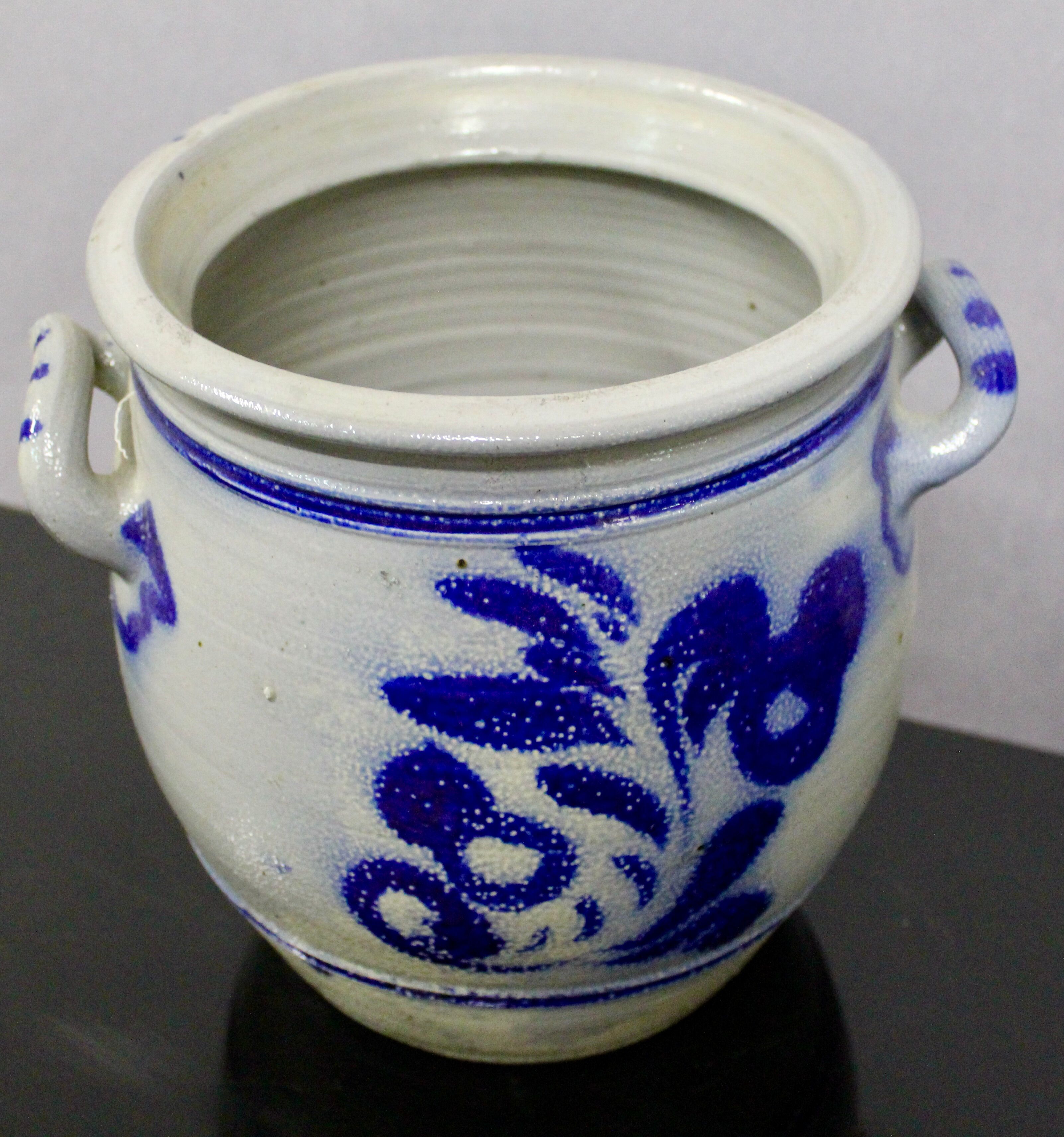 Paire de pots en grès émaillés au sel, gris et bleu
