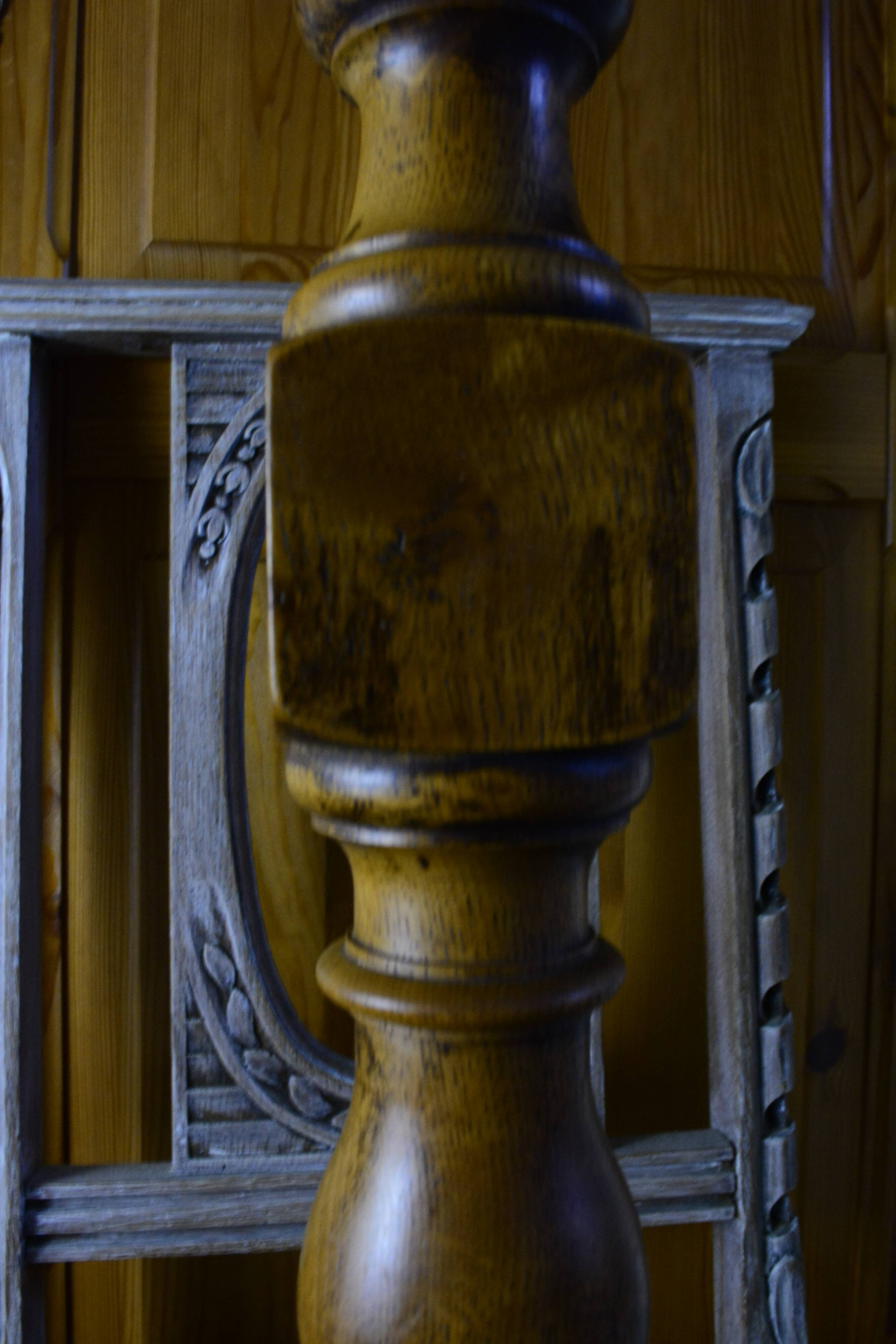 Pied de lampe en bois massif