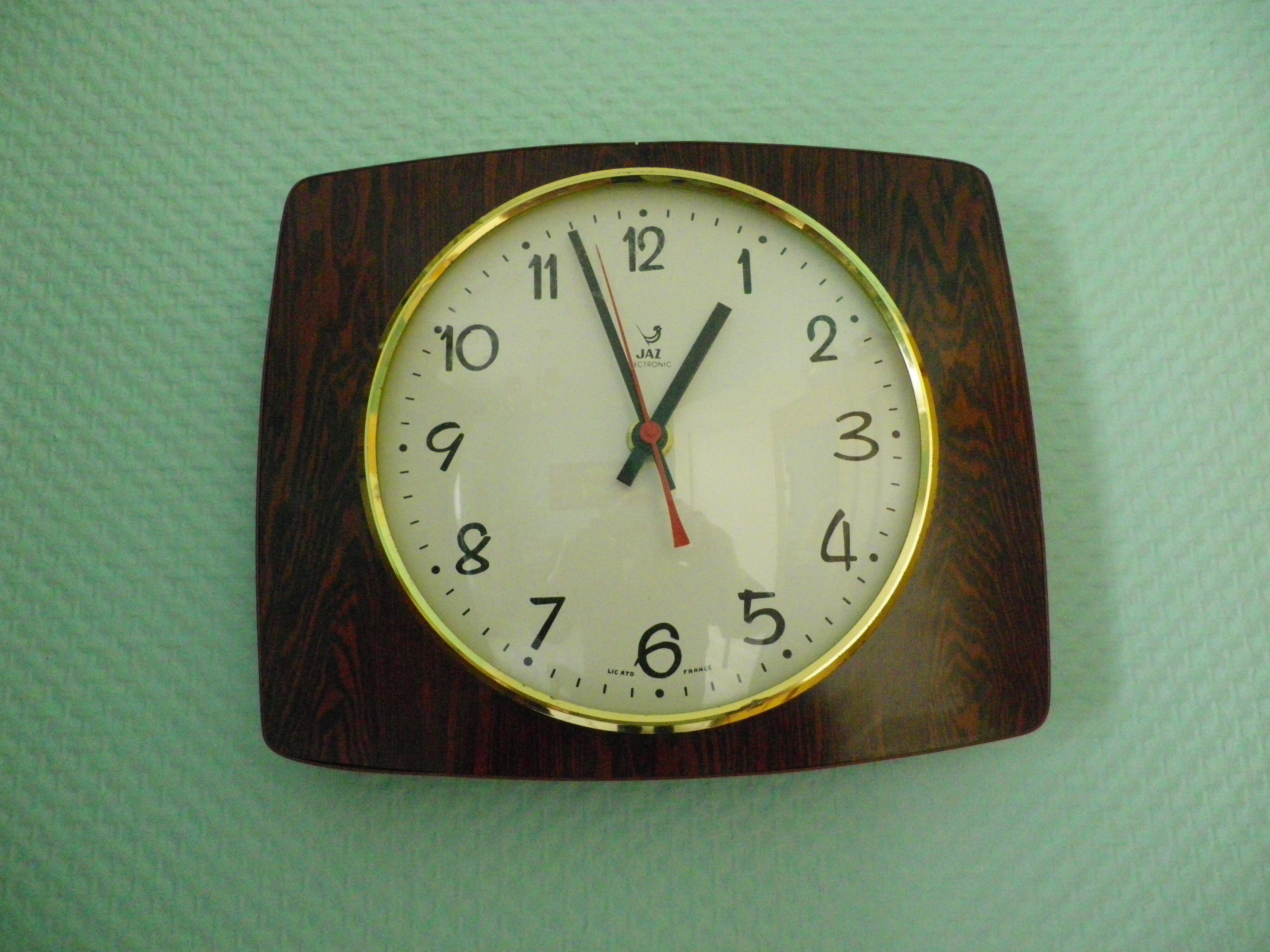 Electronic "Jaz" clock in formica, glass and brass - France - 60s