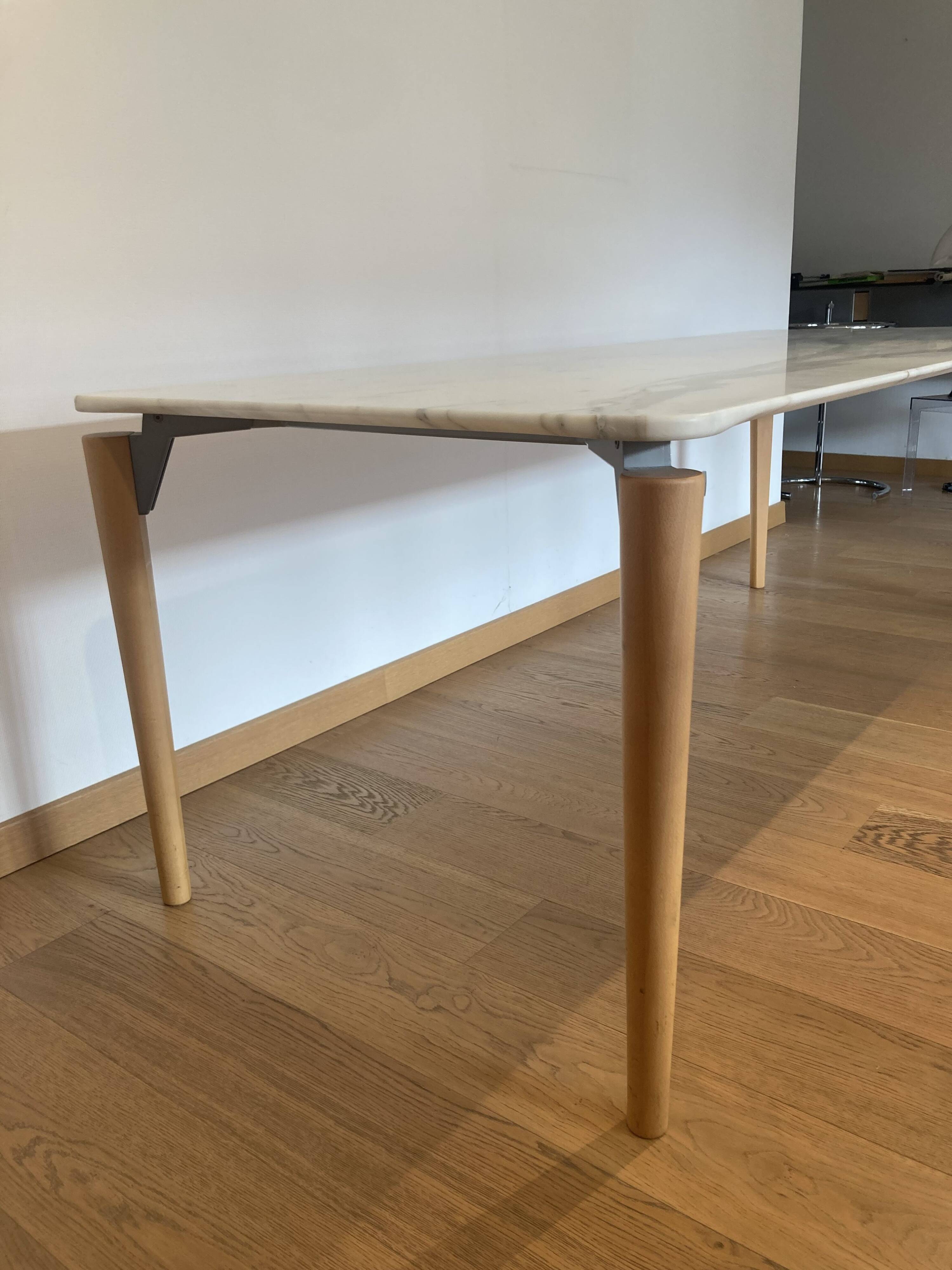 Tavolo 95 table set by de padova