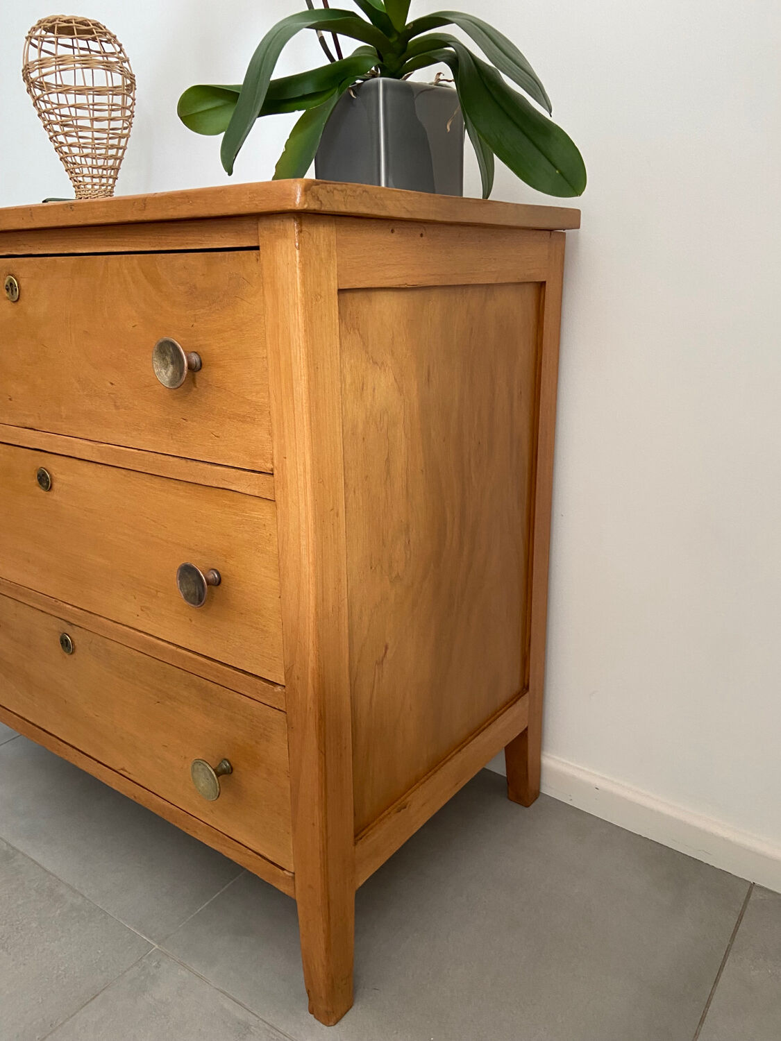 Antique chest of drawers