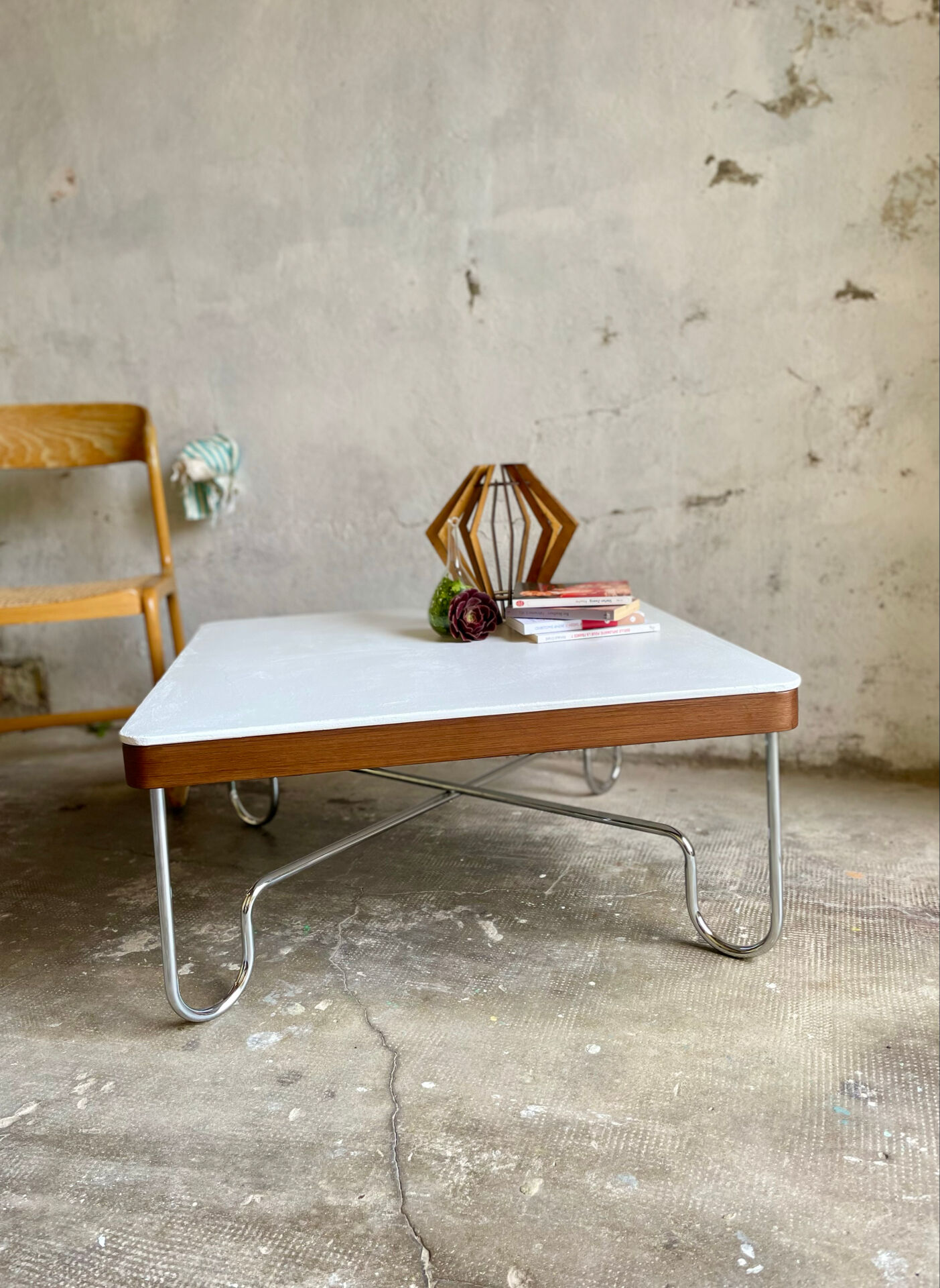Vintage Bauhaus style coffee table – white mineral concrete & chrome – ann