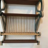 Shelves for plates and glasses