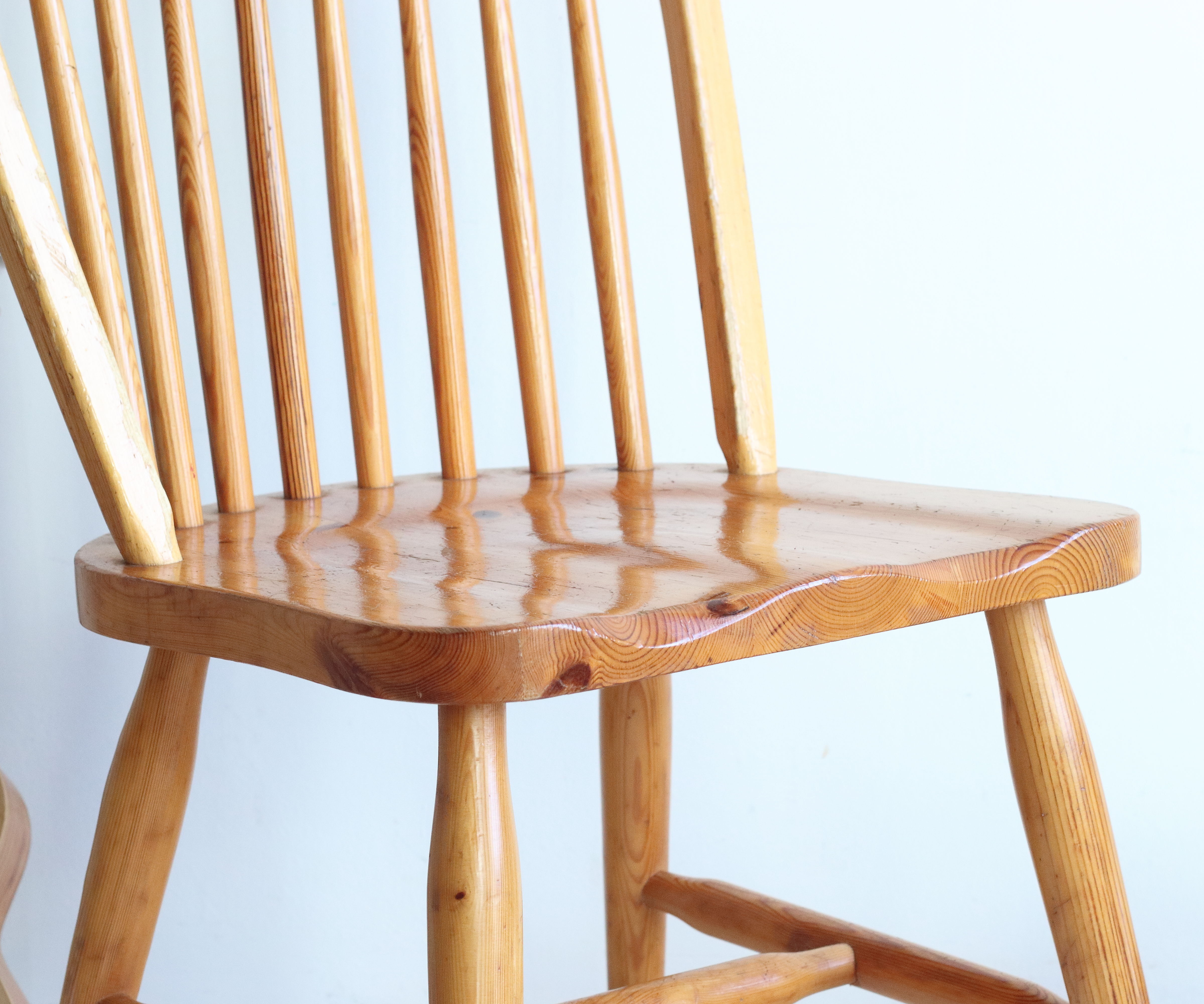 Windsor 60s cobble chair in solid wood