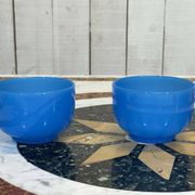 Paire de bols en opaline bleue 19ème