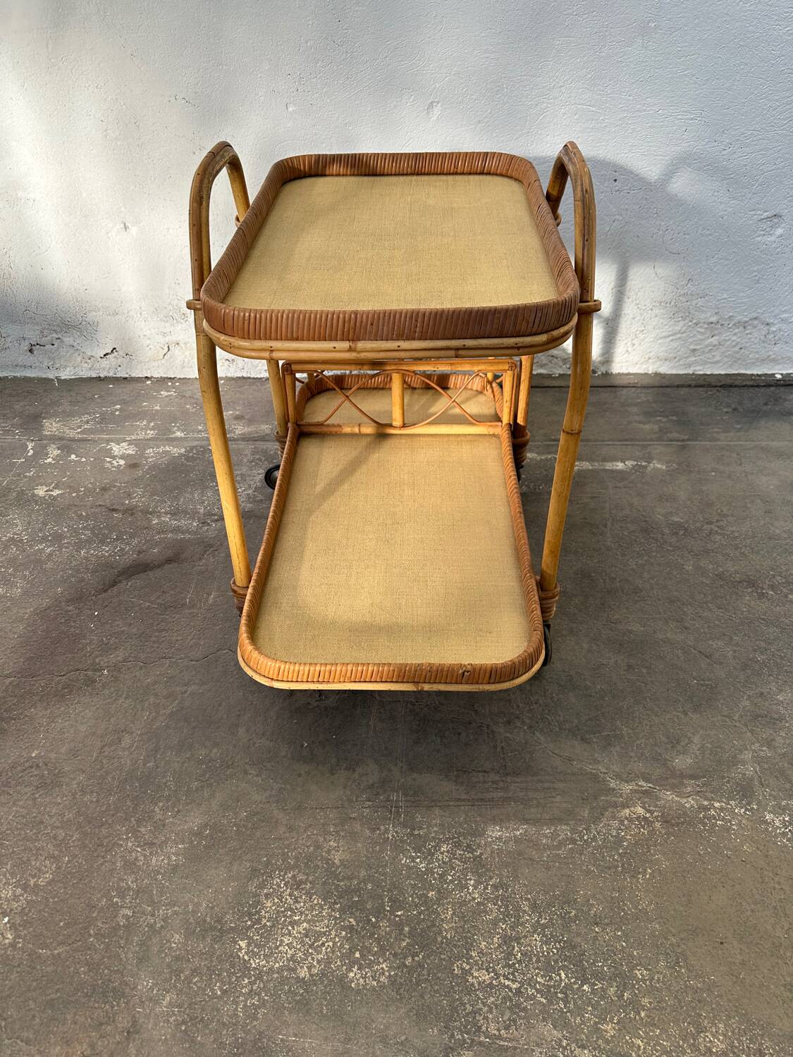 Rattan serving cart with removable tray
