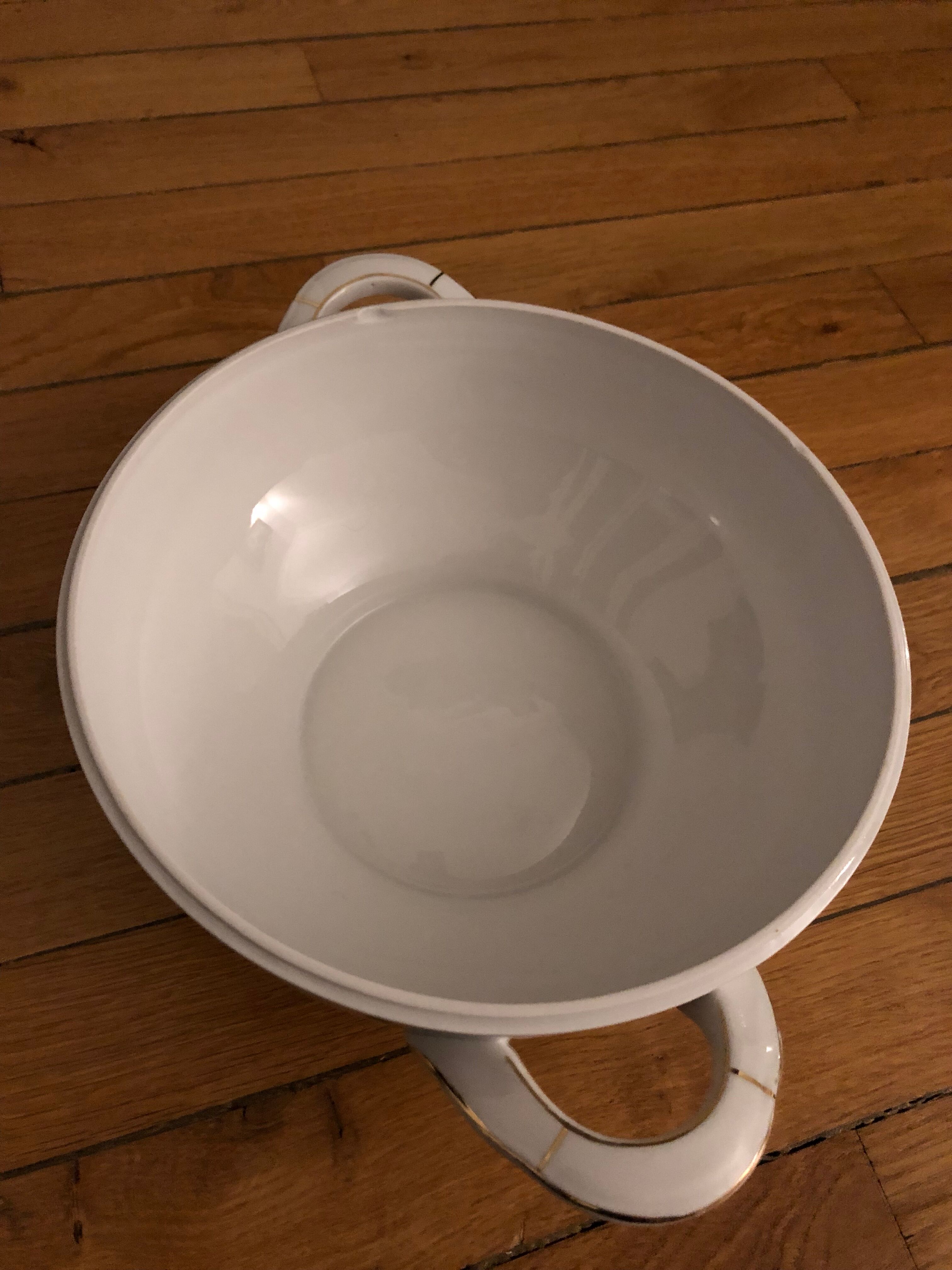 Porcelain tureen