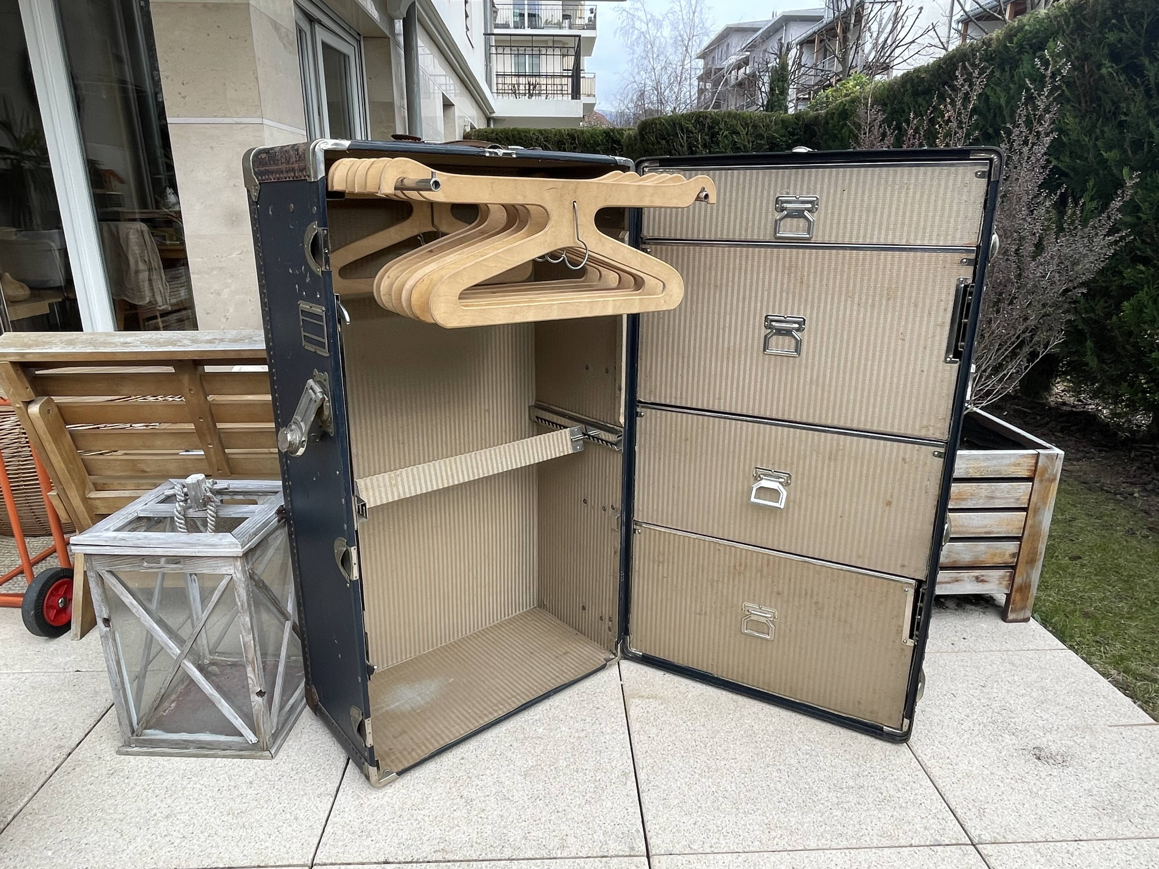 Trunk cabin/Trunk cabinet "Ermett"