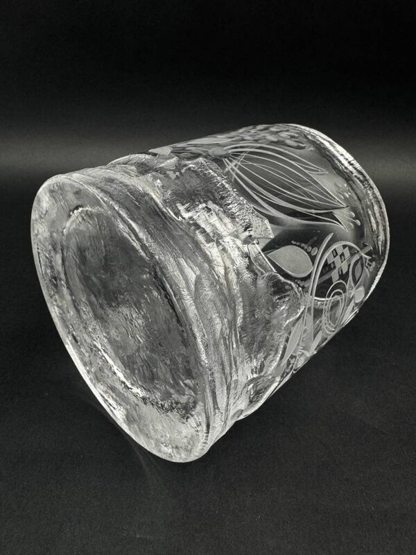 Vase en cristal signé Bjorn Wiinblad pour Rosenthal, édition limitée numérotée 63/100