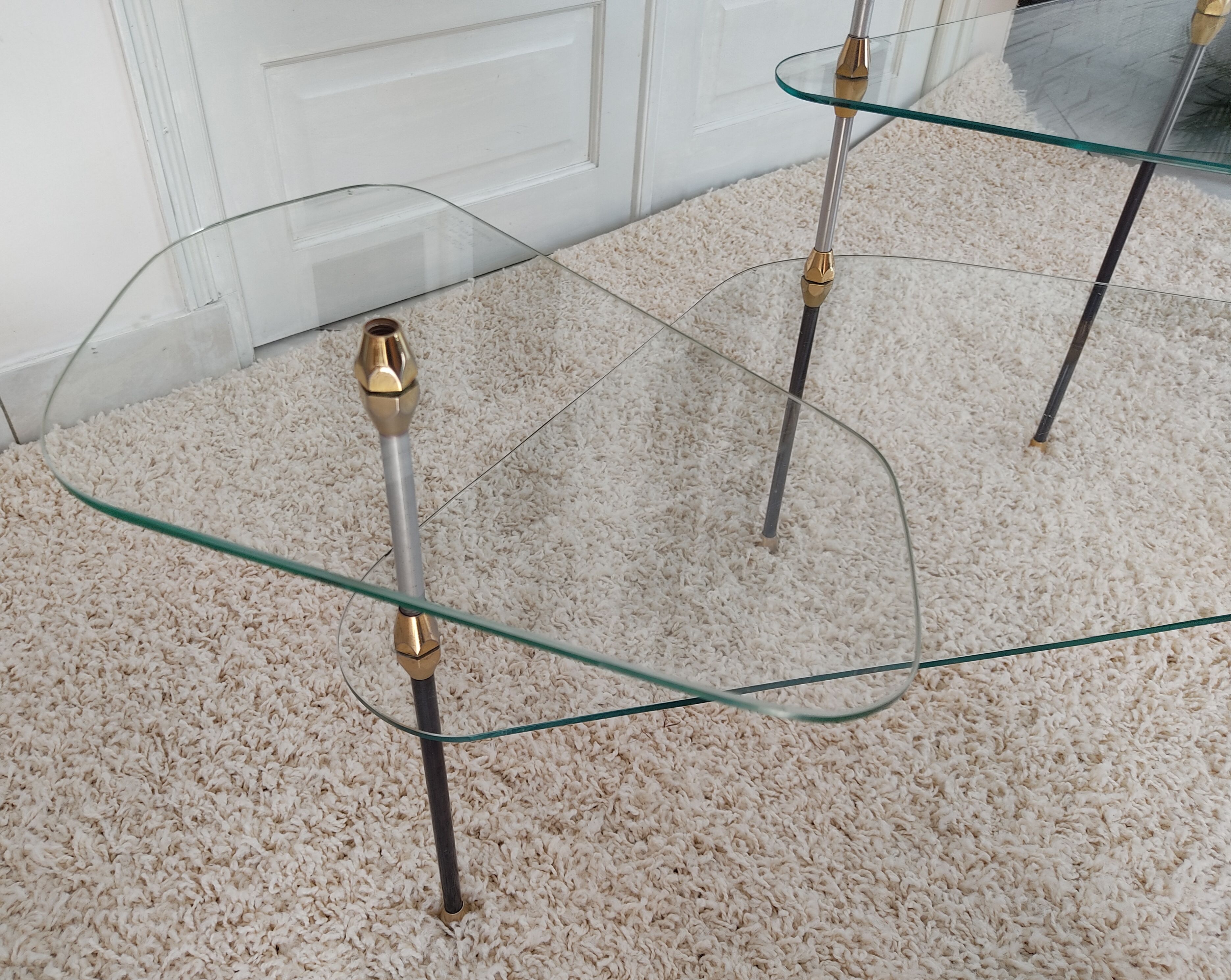 Vitrine étagères tripode Henry Lyon 1950