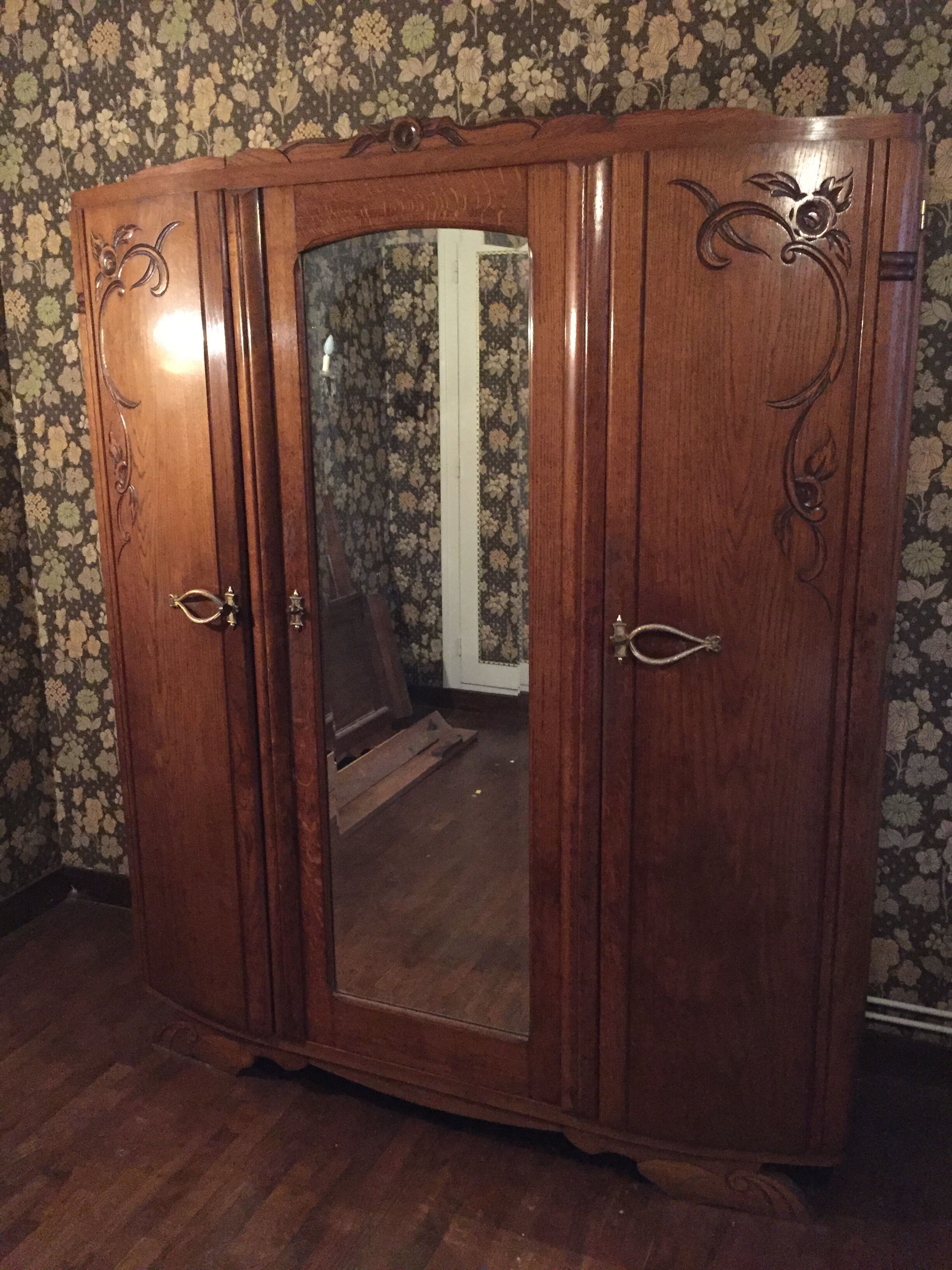 Art deco cabinet