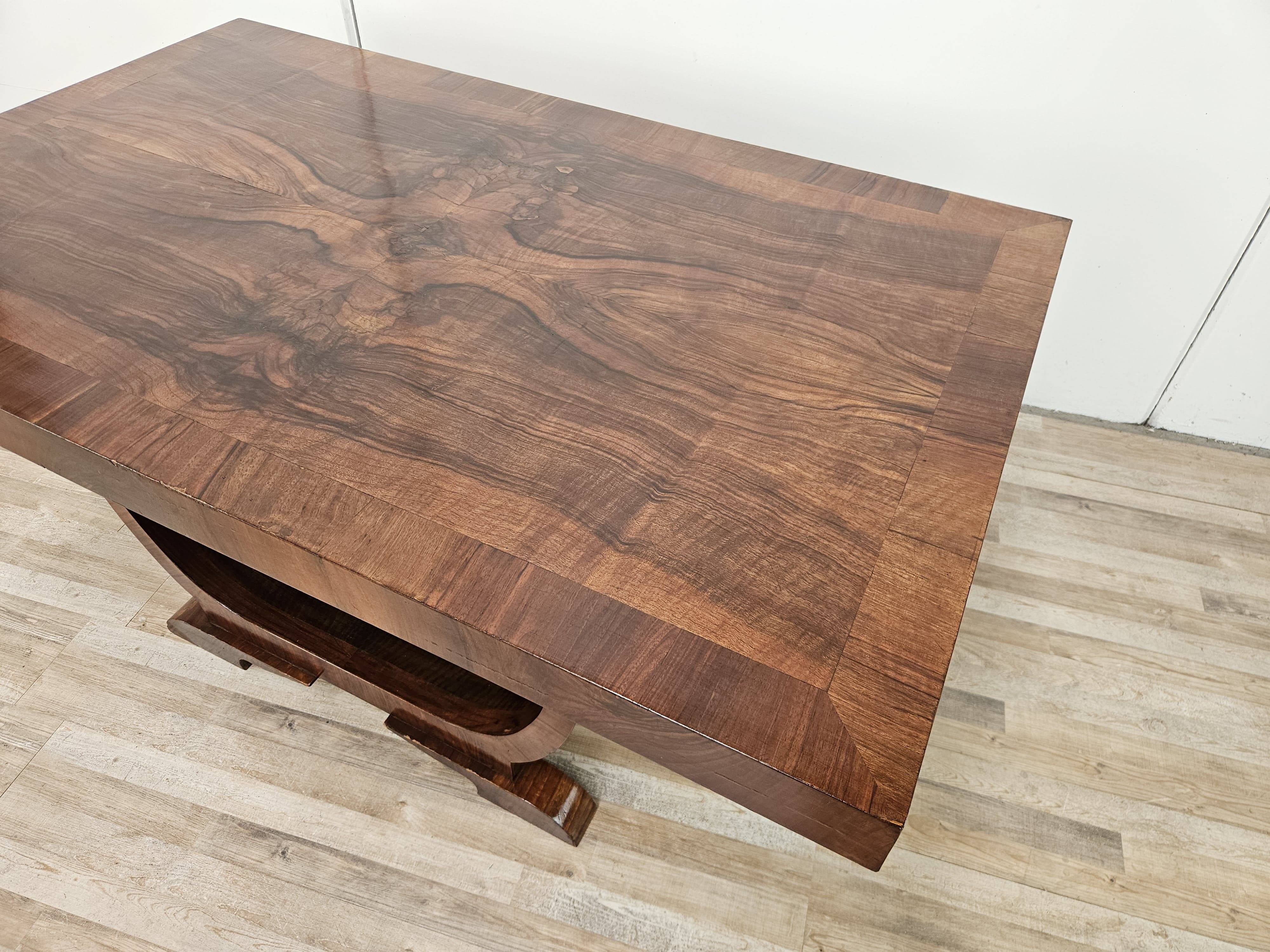 Art Decò dining table in walnut burl, 1940
