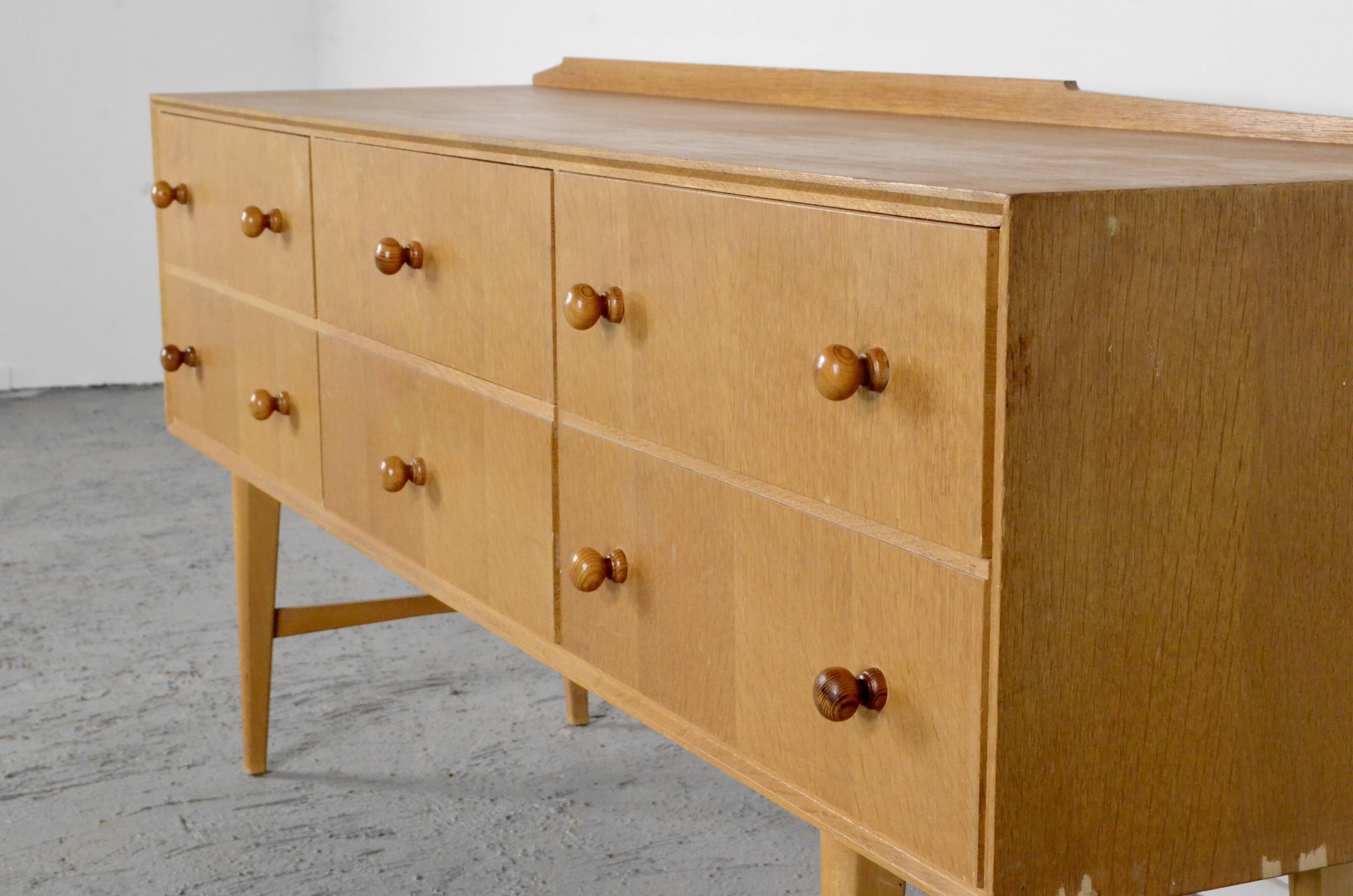 Midcentury Meredew Sideboard / Chest Of Drawers In Oak. Vintage Modern / Re