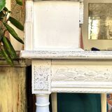 Small old romantic style desk