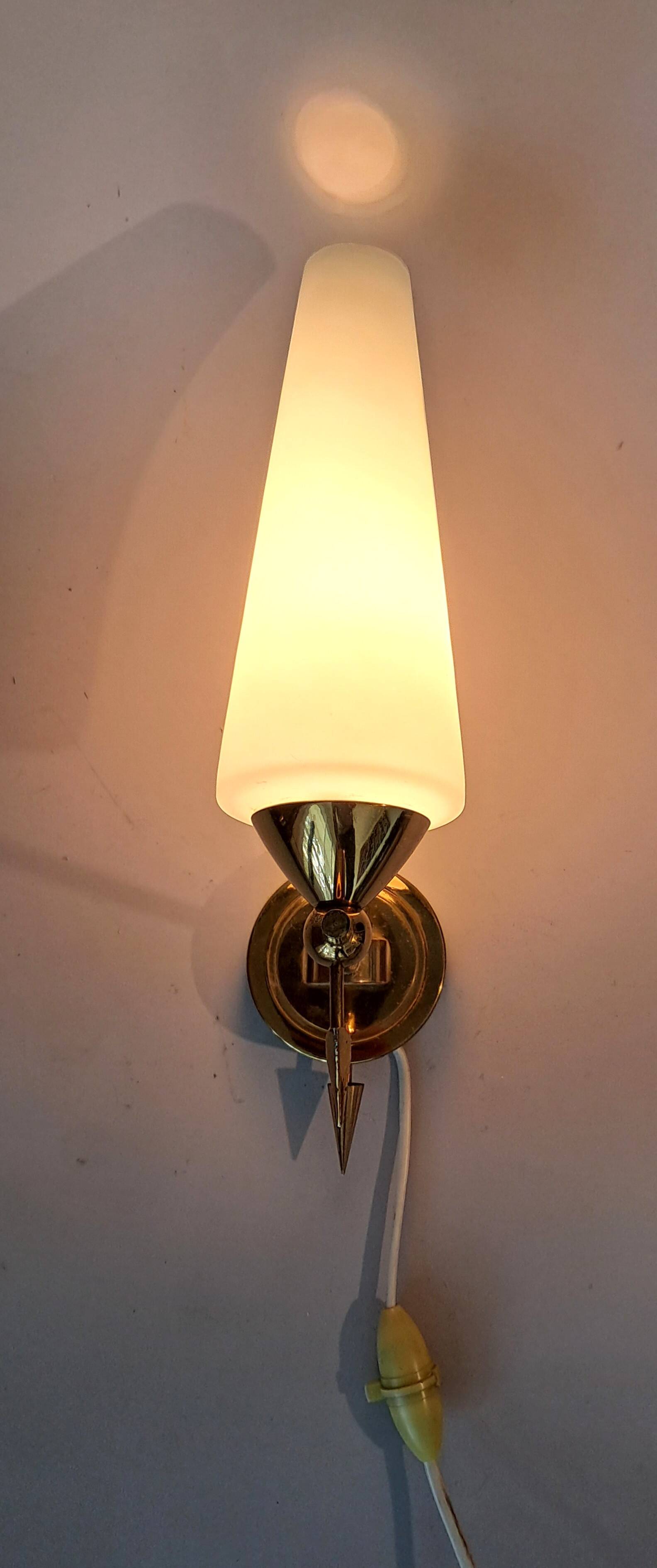 Wall lamp in gilded brass and white opaline, 1960.