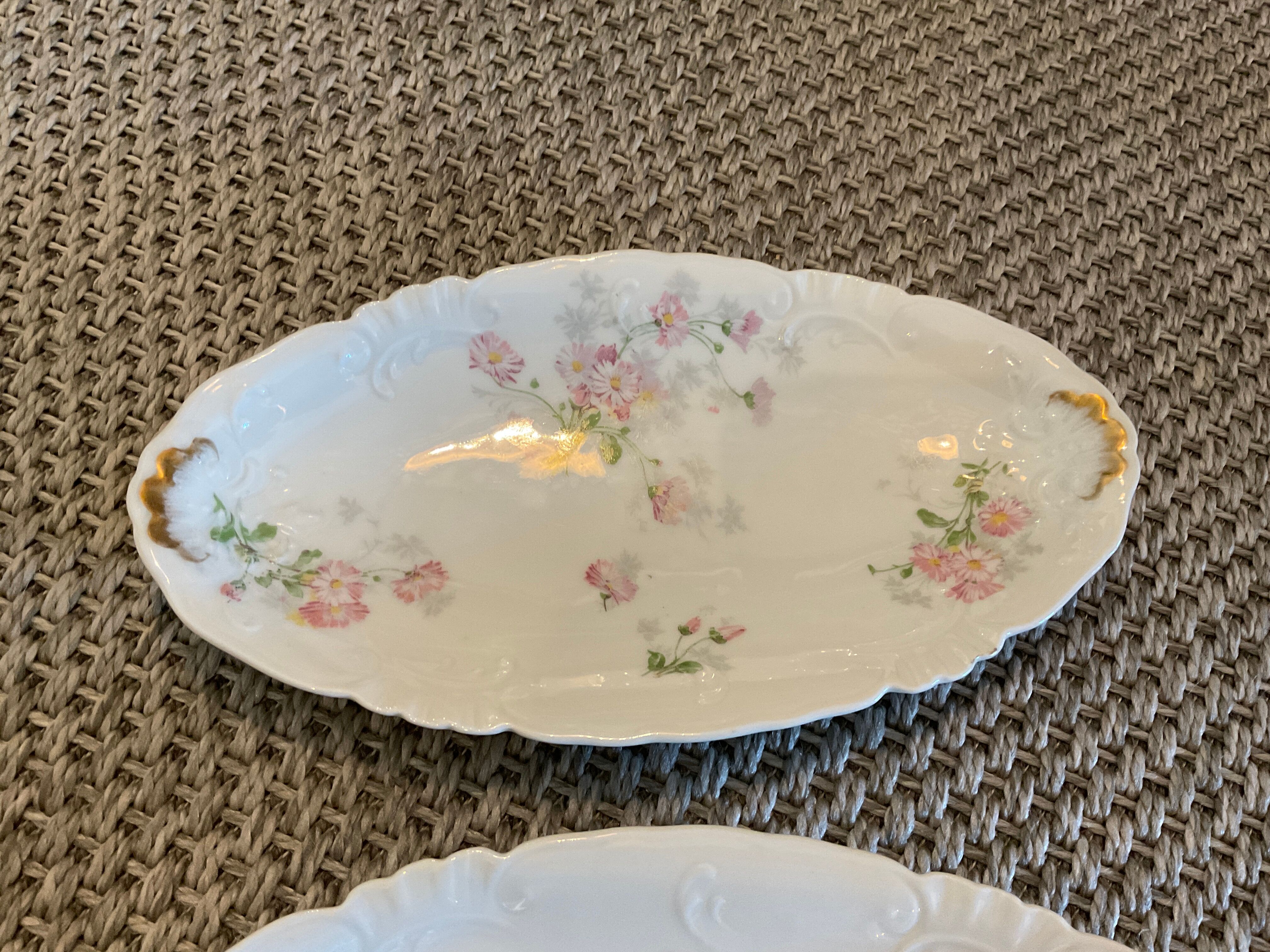 3 Raviers , porcelain