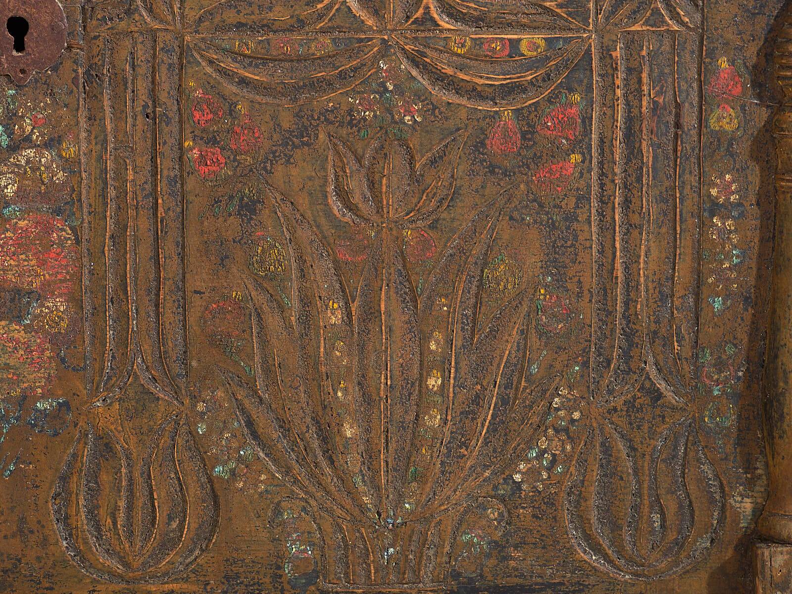 Antique chest carved with floral motifs (c.1820)