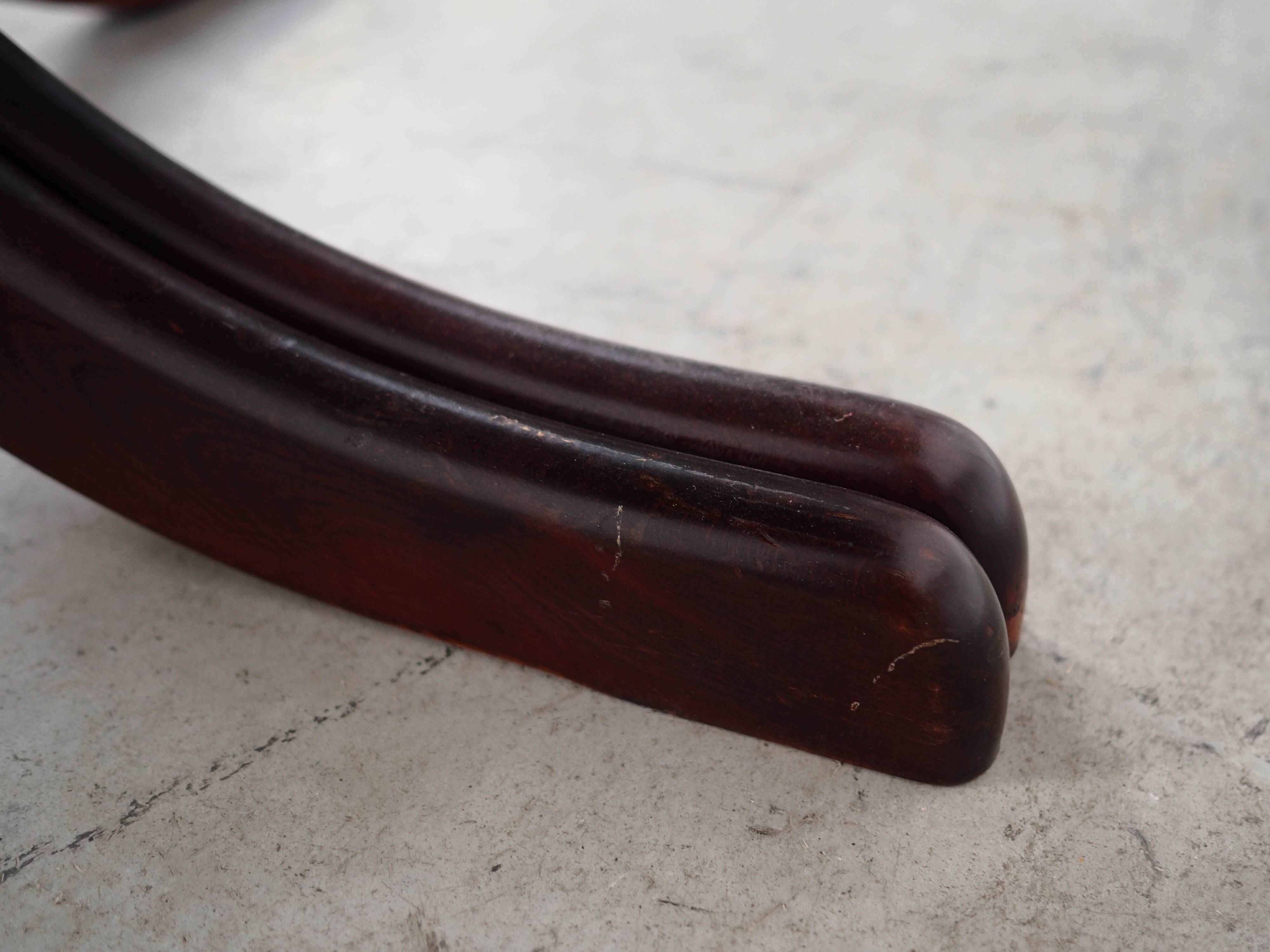 Round mahogany table, Danish design, 1970s, manufactured in Denmark