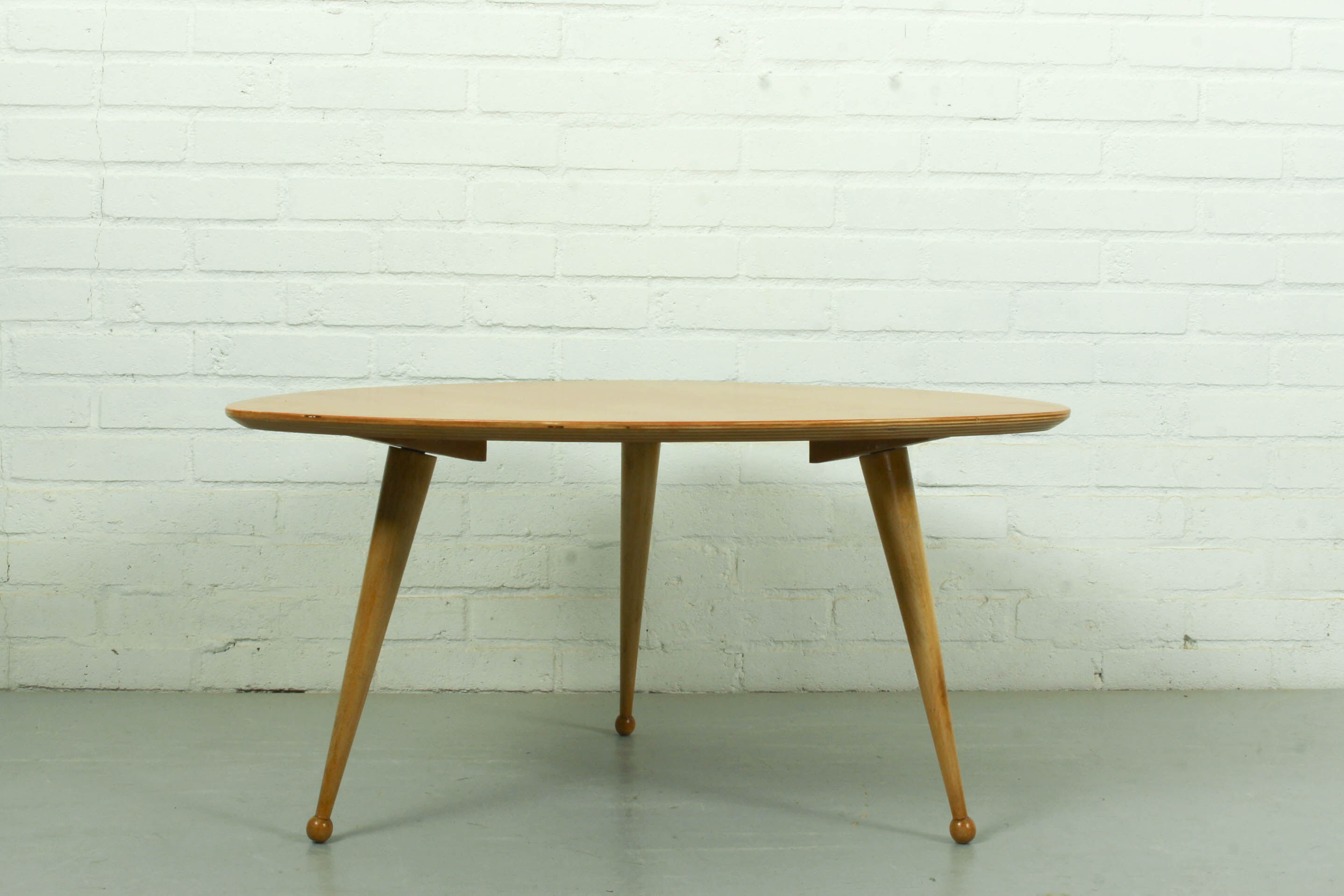 Kidney-shaped coffee table by Cees braakman for UMS Pastoe