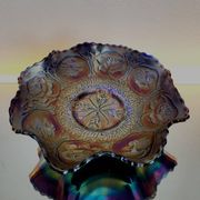 Prachtige schaal in iriserend glas met decor van dragon en lotus fenton