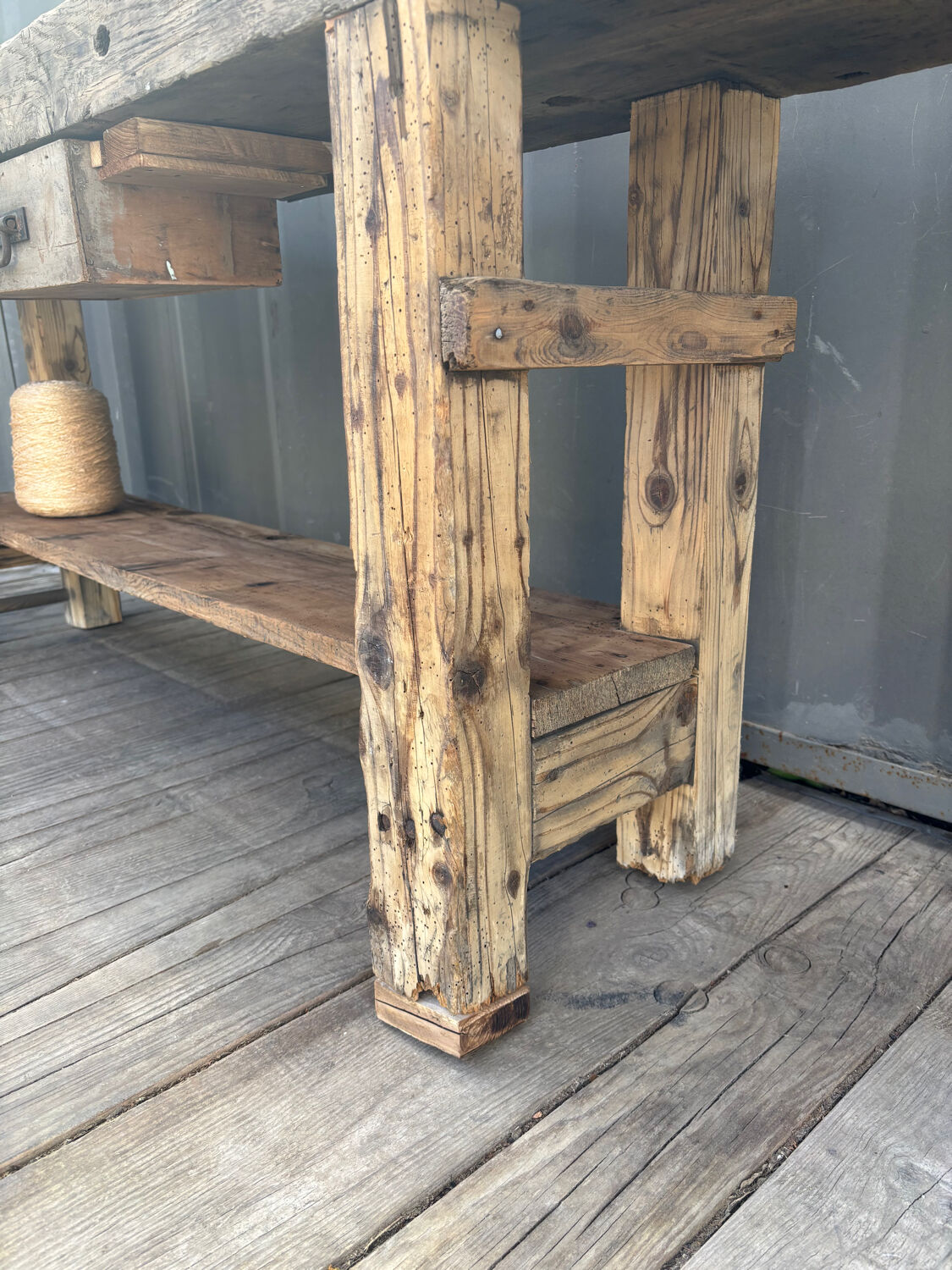 Woodworking bench