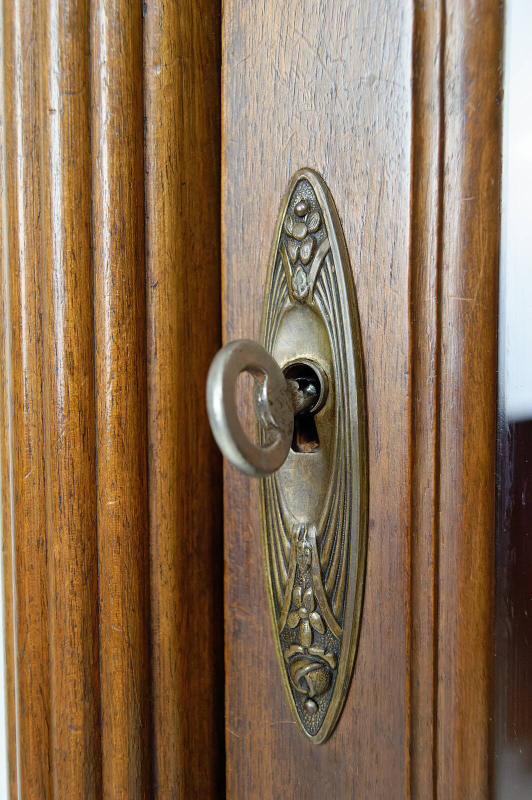 Art Deco walnut display cabinet, France, Circa 1920