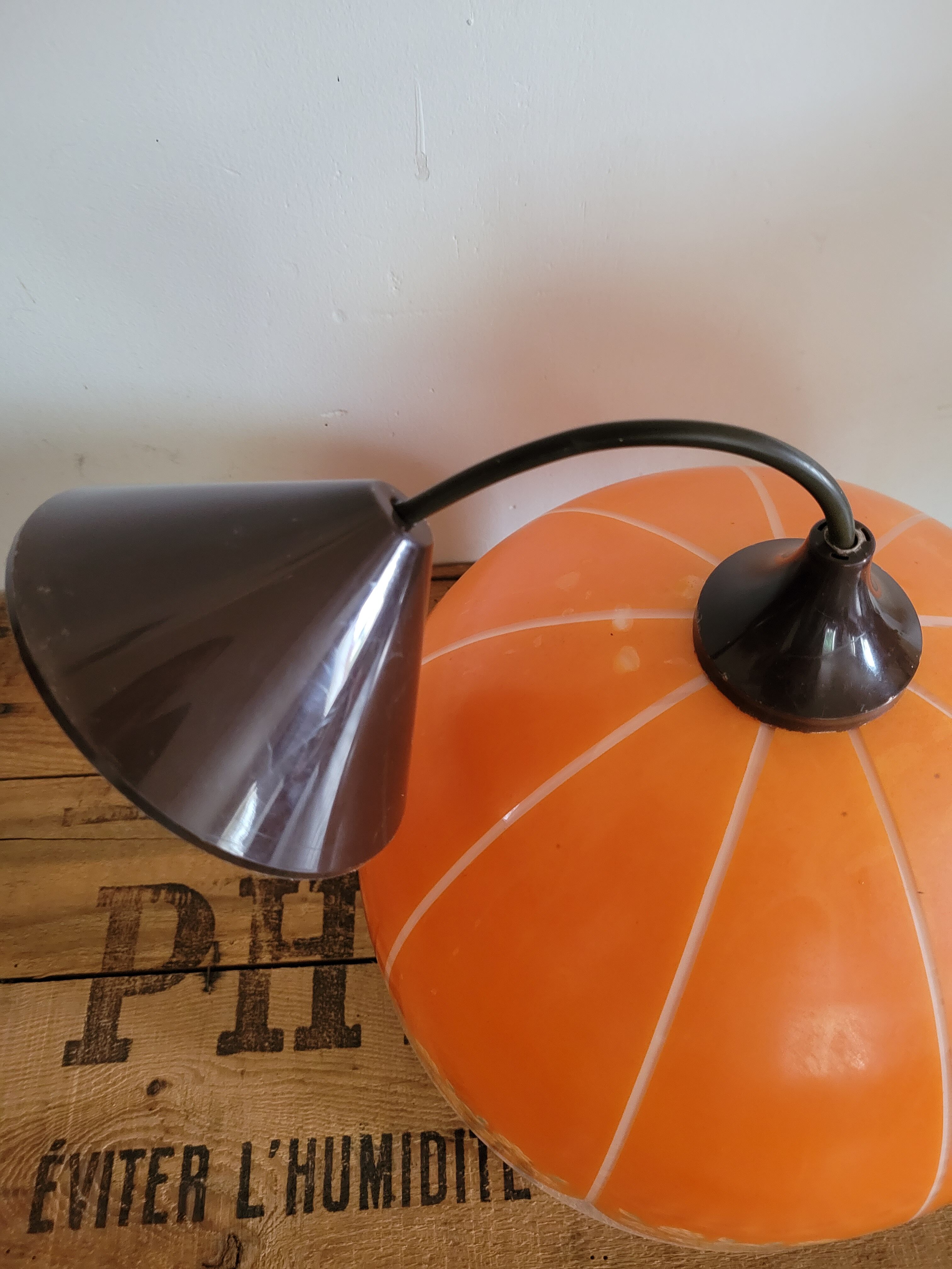 Orange opaline suspension