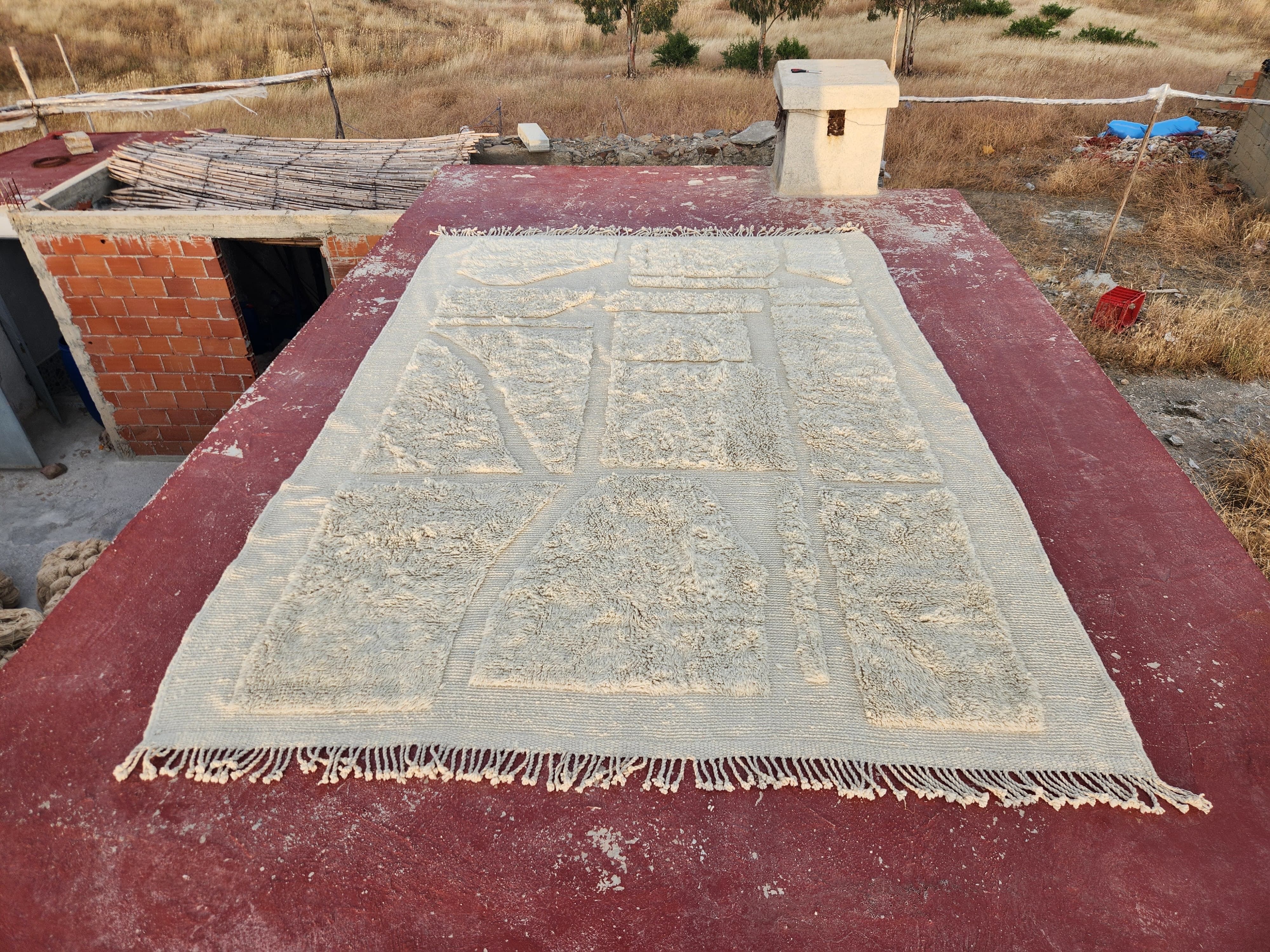 Very large Beni Ouarain rug 350x250 cm in natural wool – Berber rug