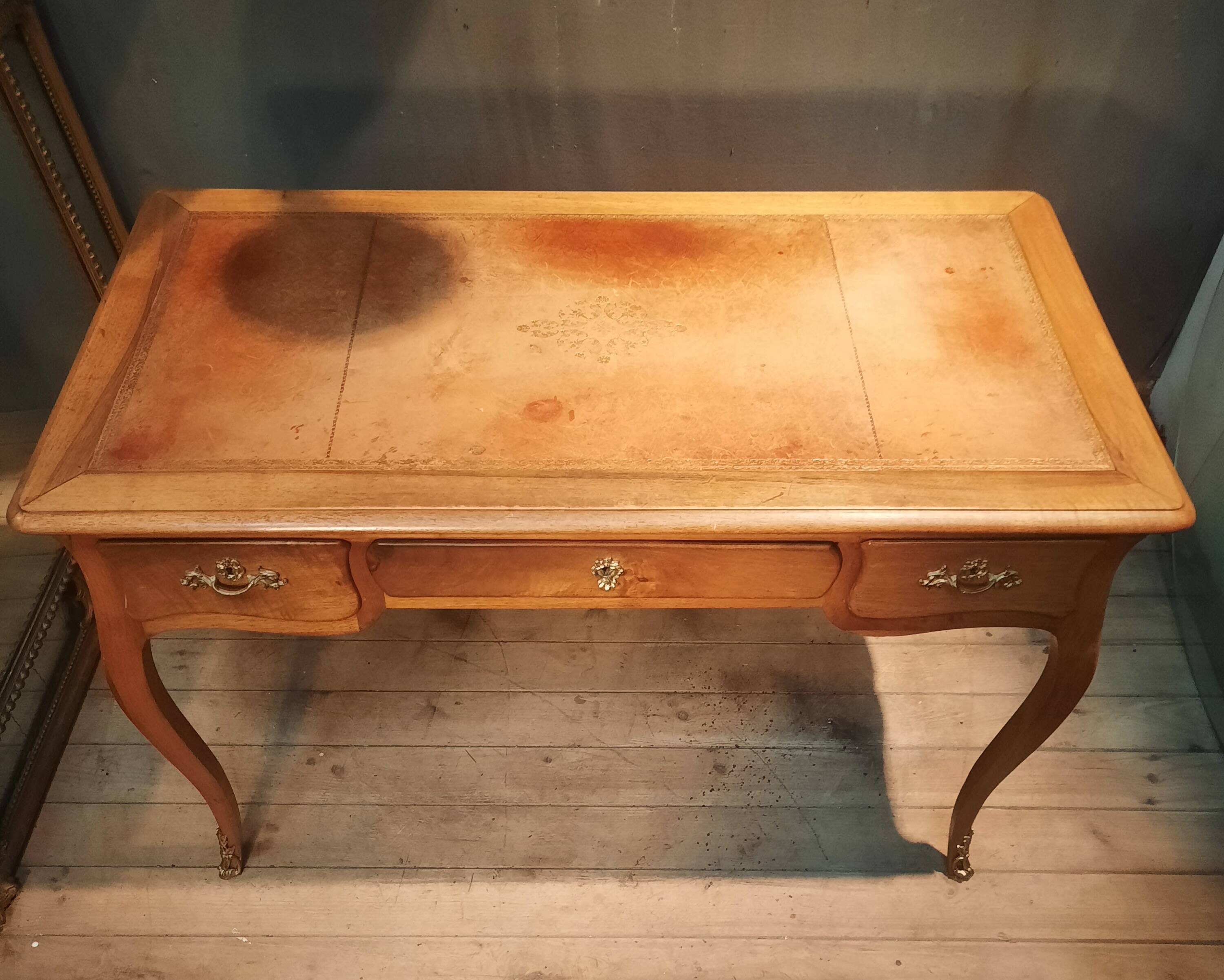 Flat desk in solid cherry wood, Louis XV style.
