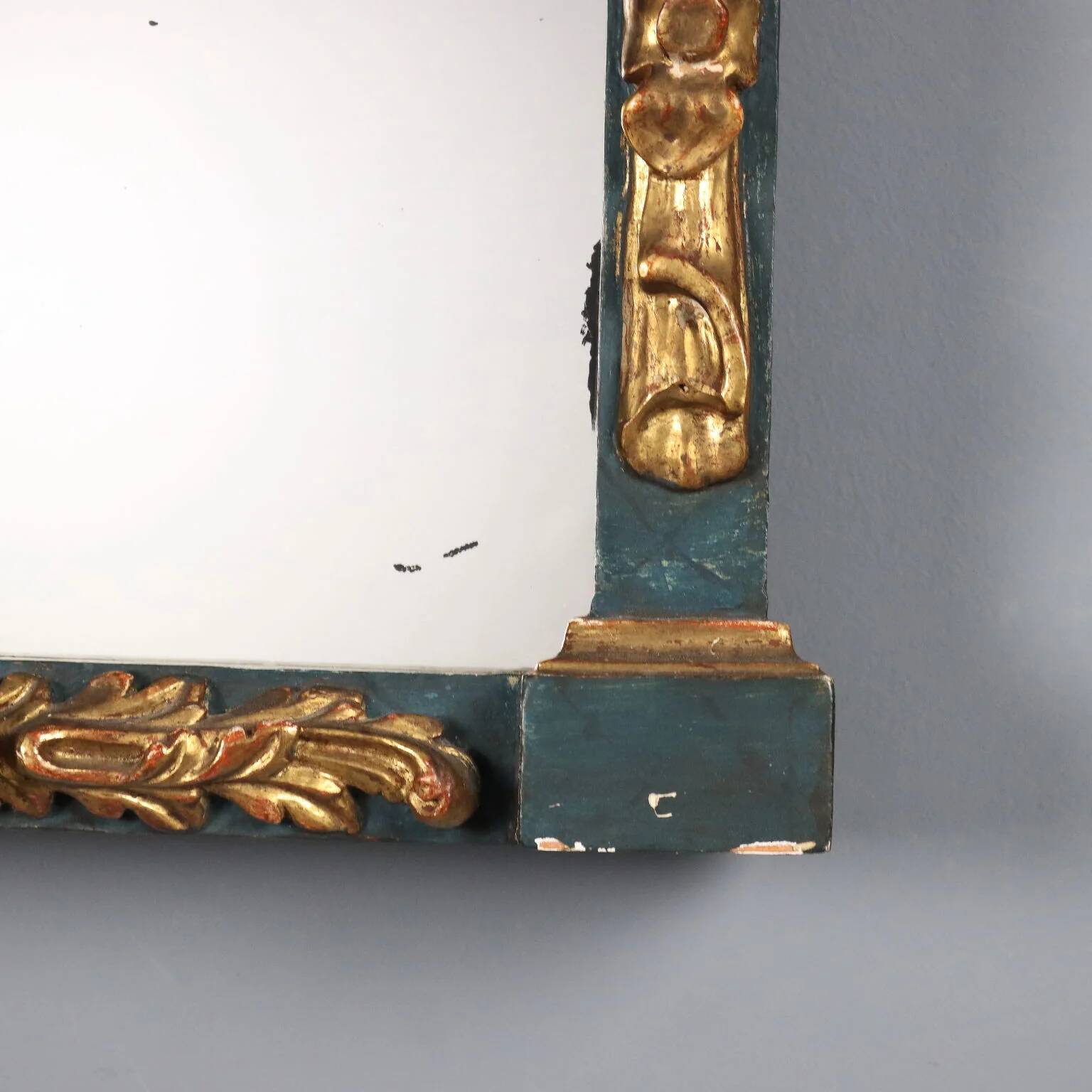 Carved and gilded wooden mirror - Italy 19th century