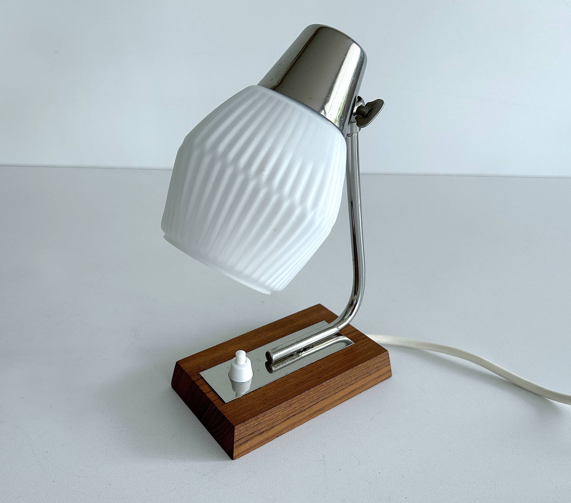 Lampe Scandinave Vintage. Teck Verre
