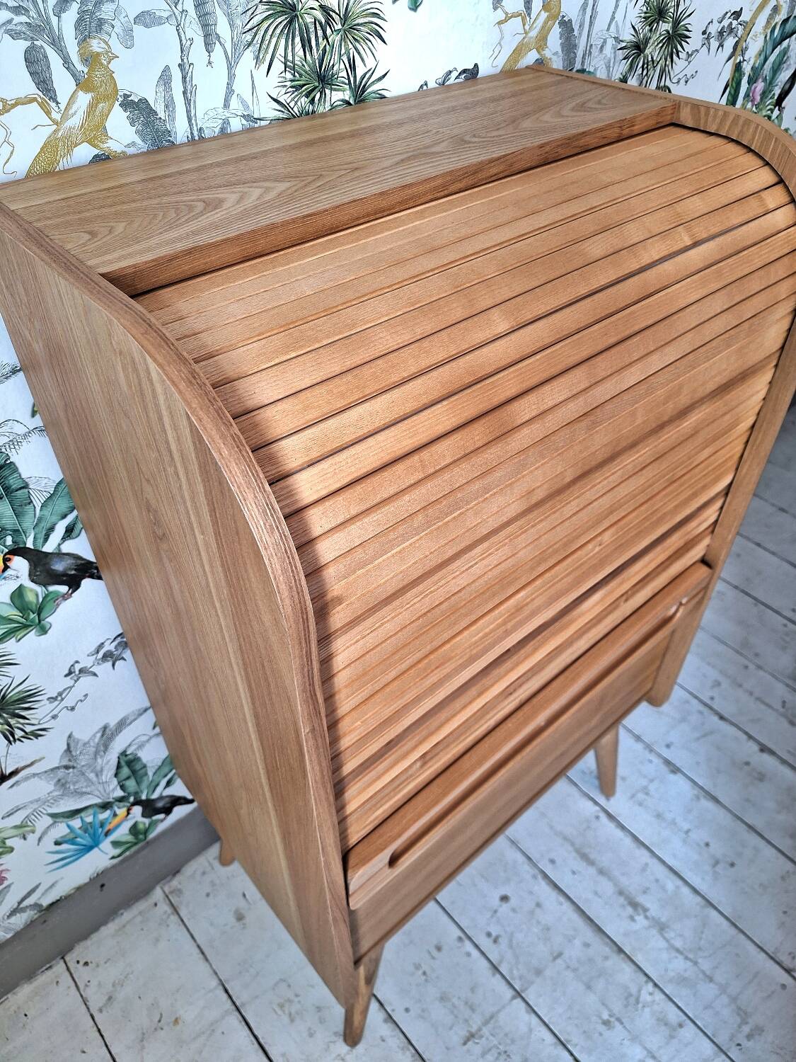 Wapong Oak Color Curtain File Cabinet
