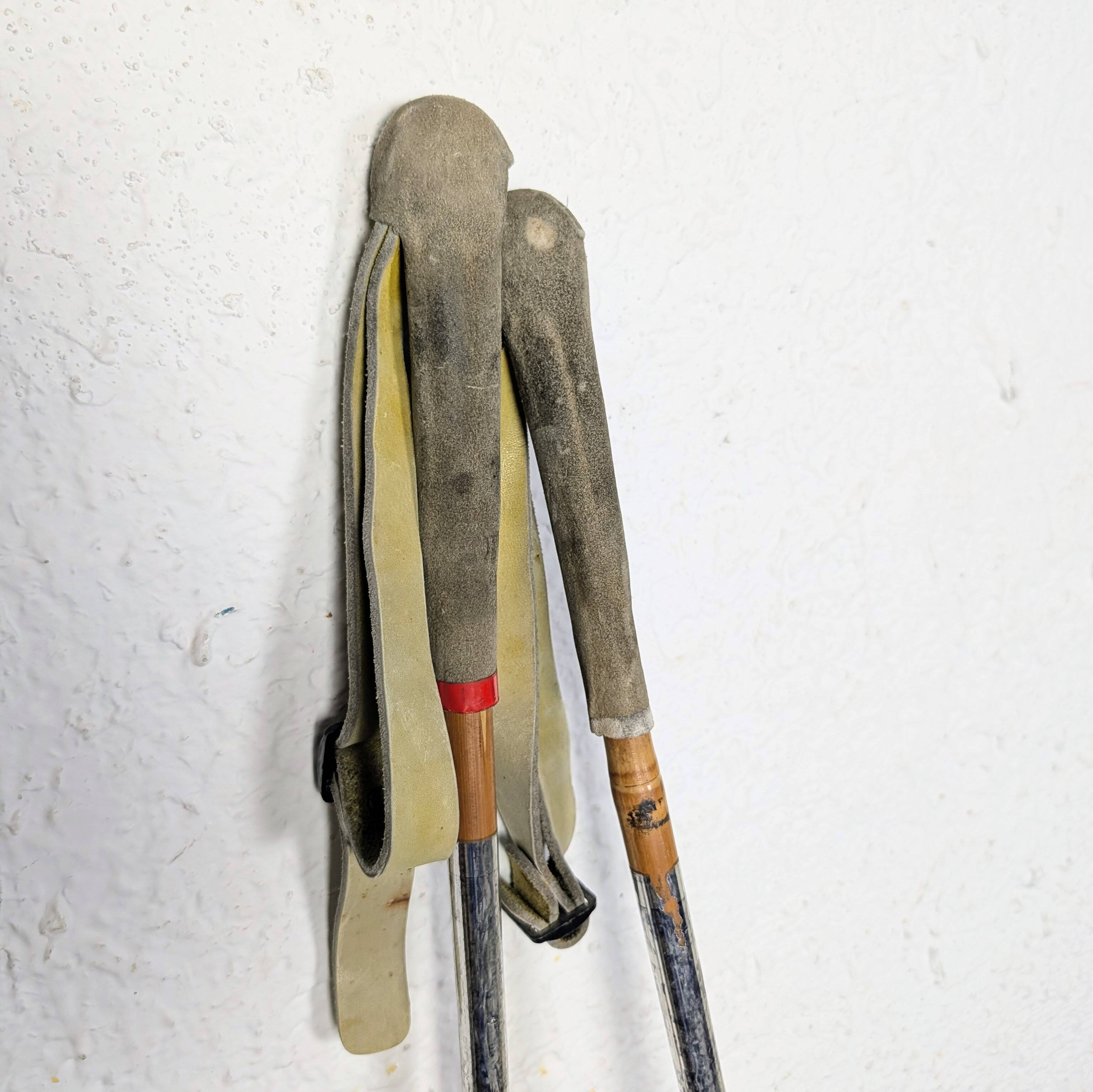 Bâtons de ski en bois