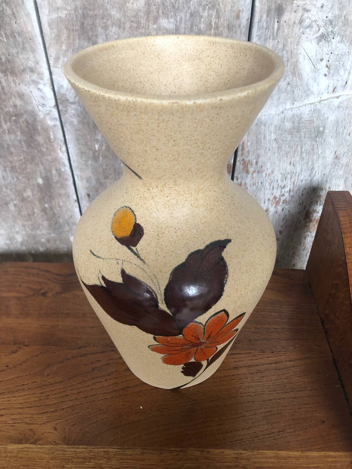 Ancien vase étrusque céramique beige décor fleurs émaillées