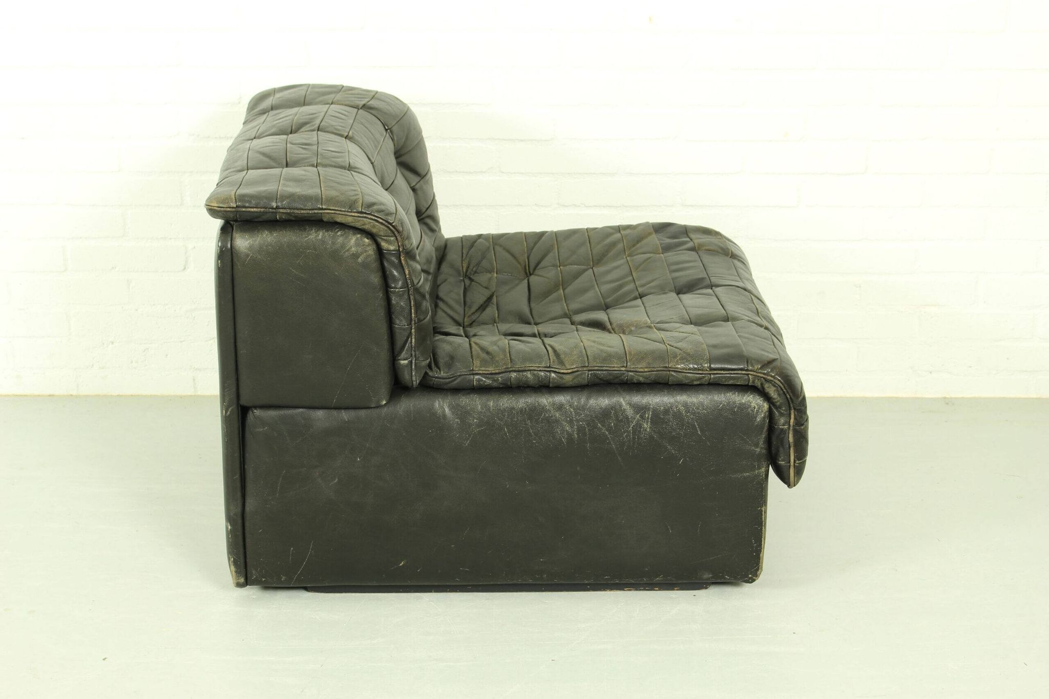 Salon modulaire De Sede DS-11 – cuir noir, design suisse des années 1970