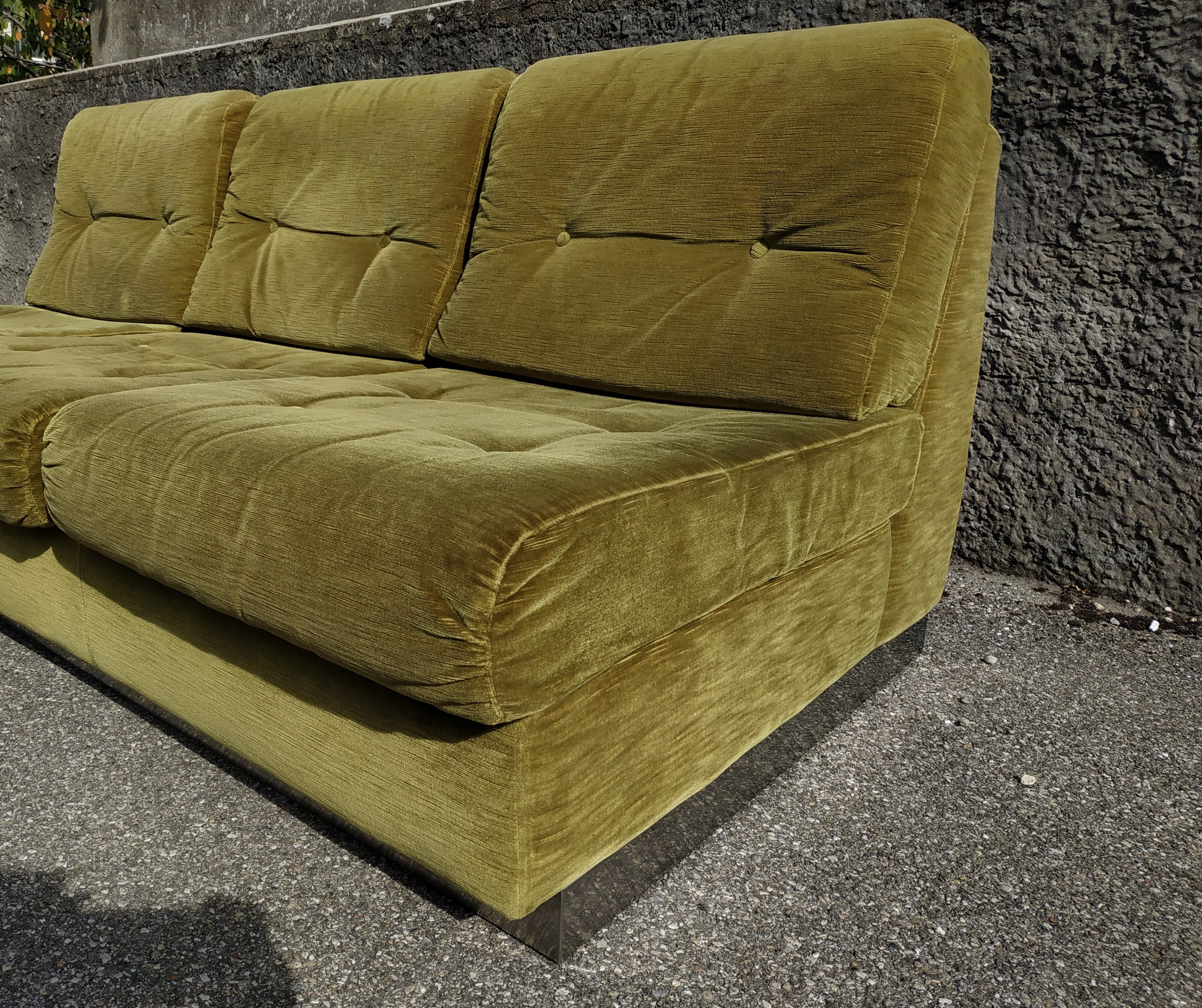 Jacques Charpentier 1970 velvet sofa