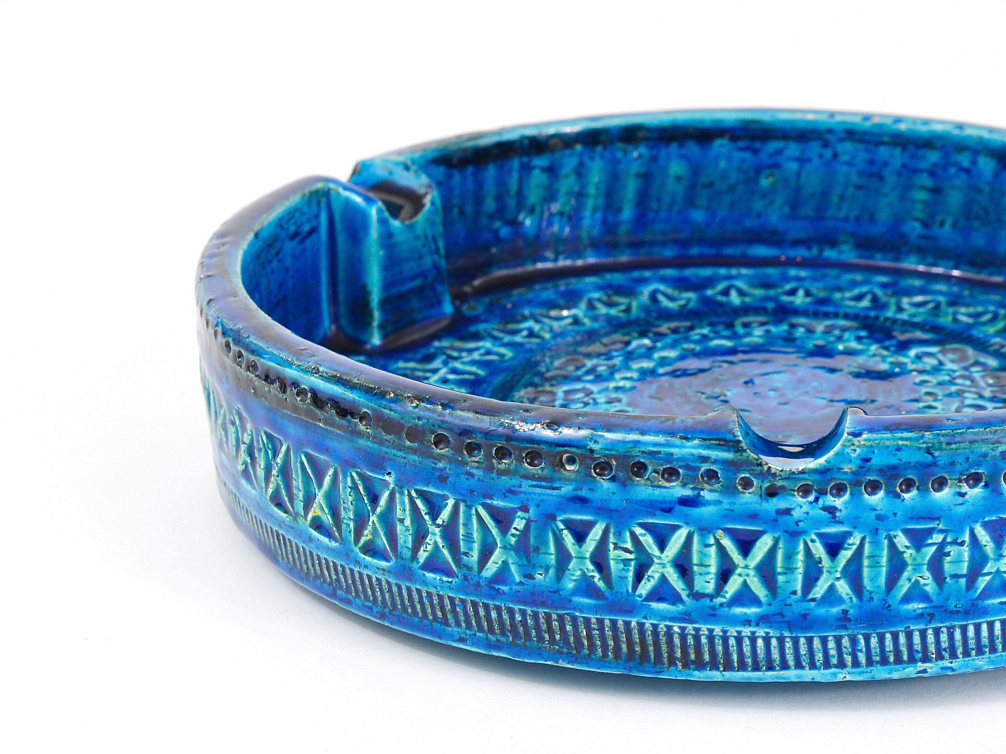 Aldo Londi Bitossi very large round ashtray Rimini blue enamel mid-century, 1950s