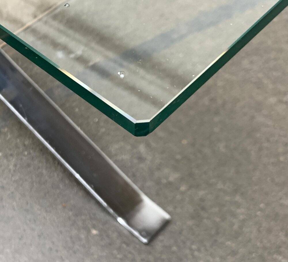 Joker coffee table in chrome and glass in mid-century Space Age style by Olivier Mourgue for Airborne, 1960s.