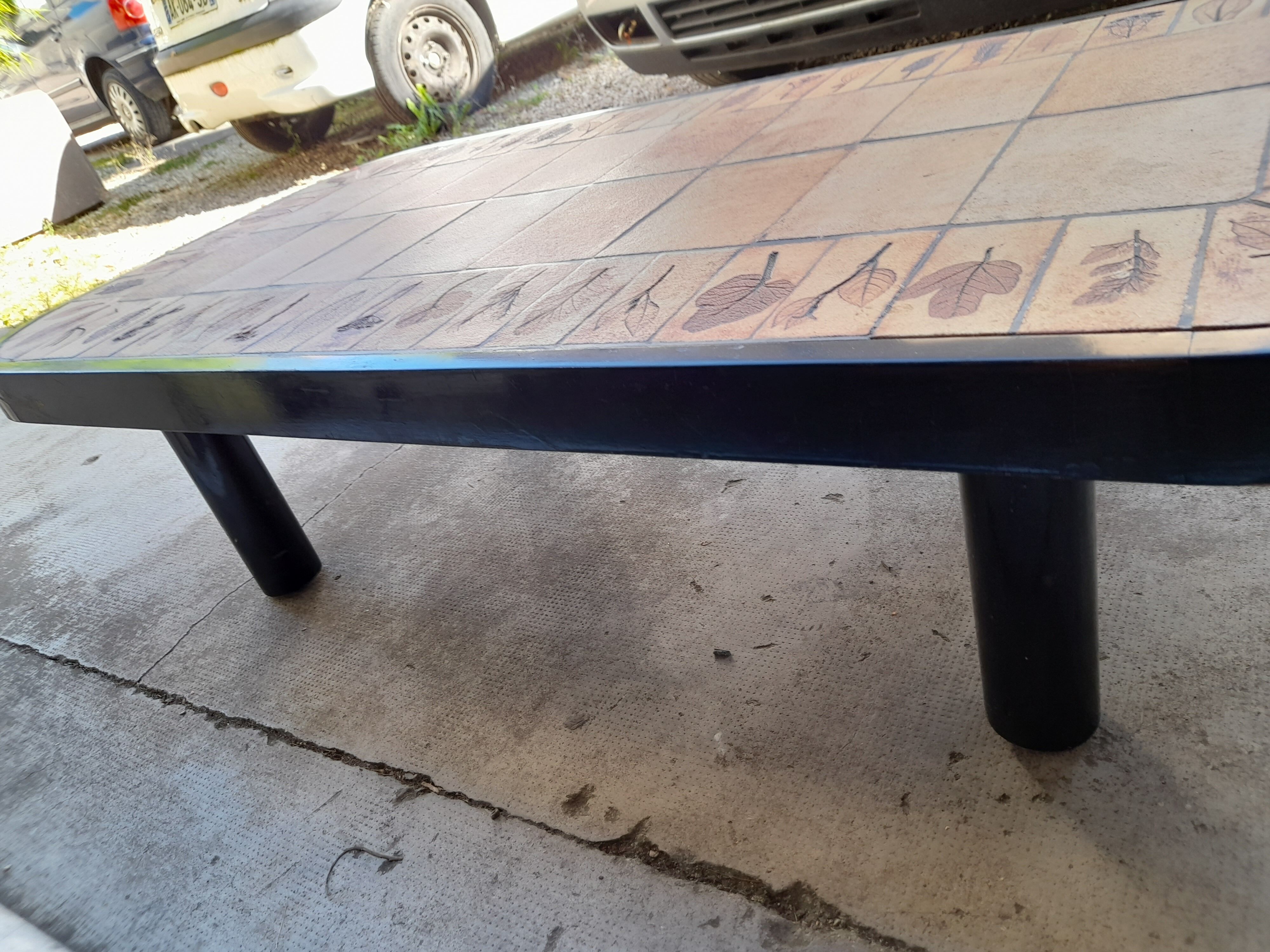 Coffee table signed Roger Capron model Garrigue