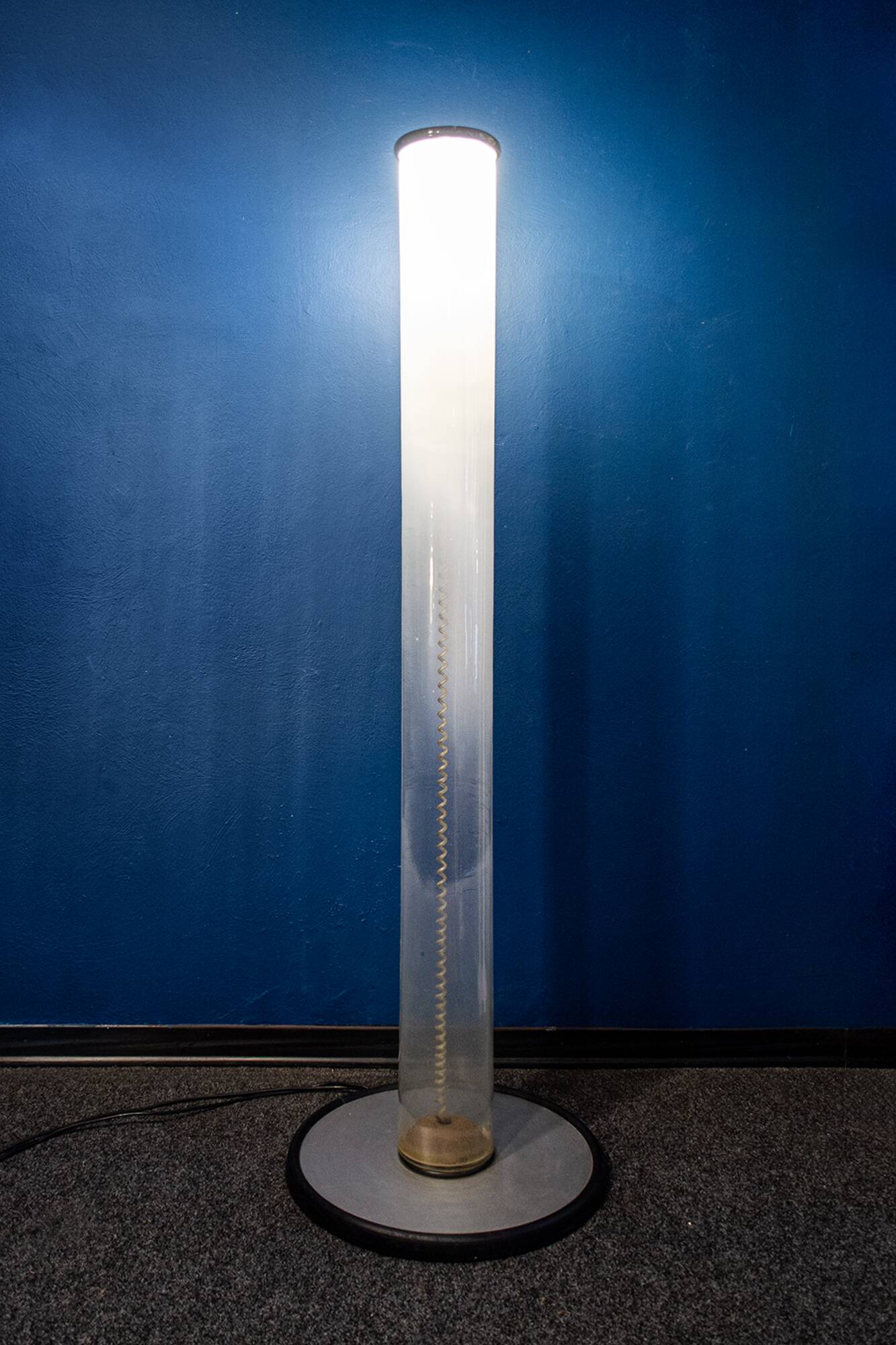 Lampada da terra Pila di Giusto Toso per Leucos Italia 1960