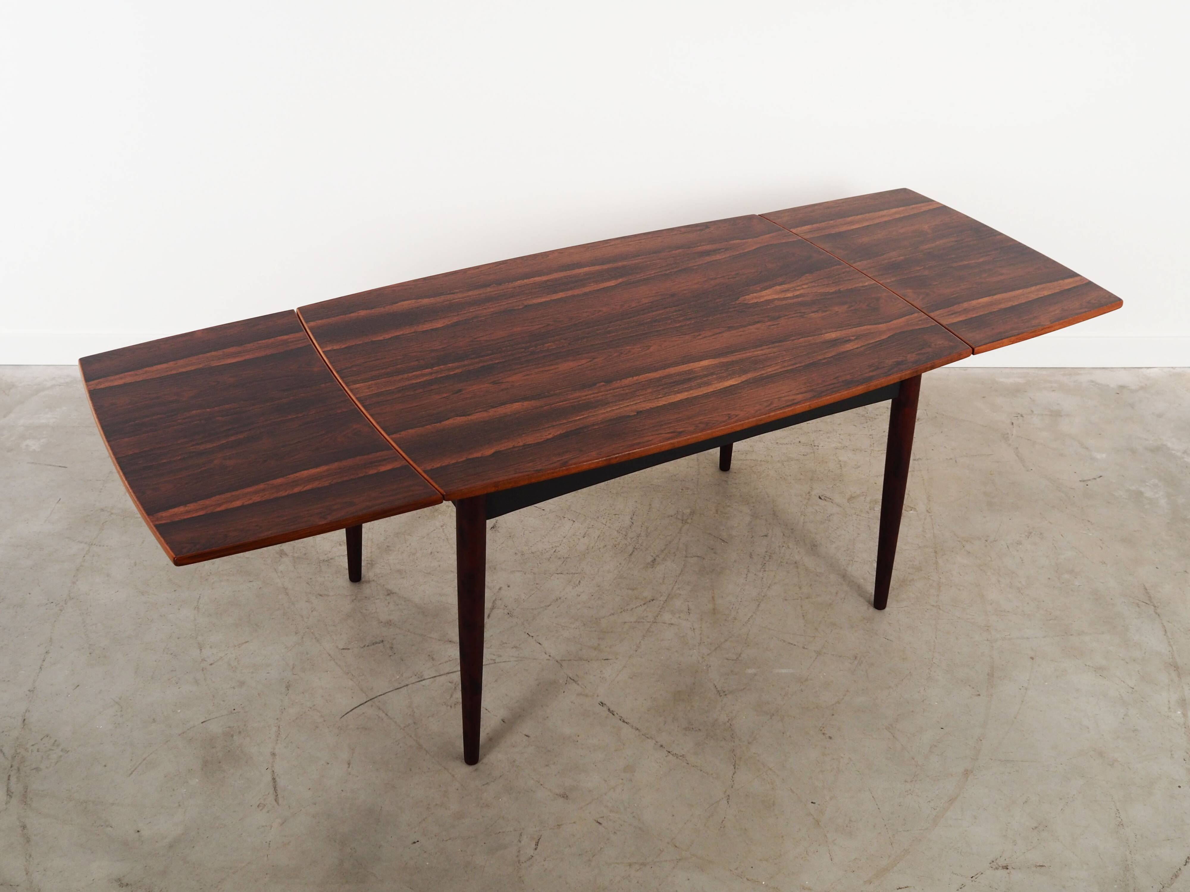 Table en palissandre, design danois, années 1970, production : Danemark