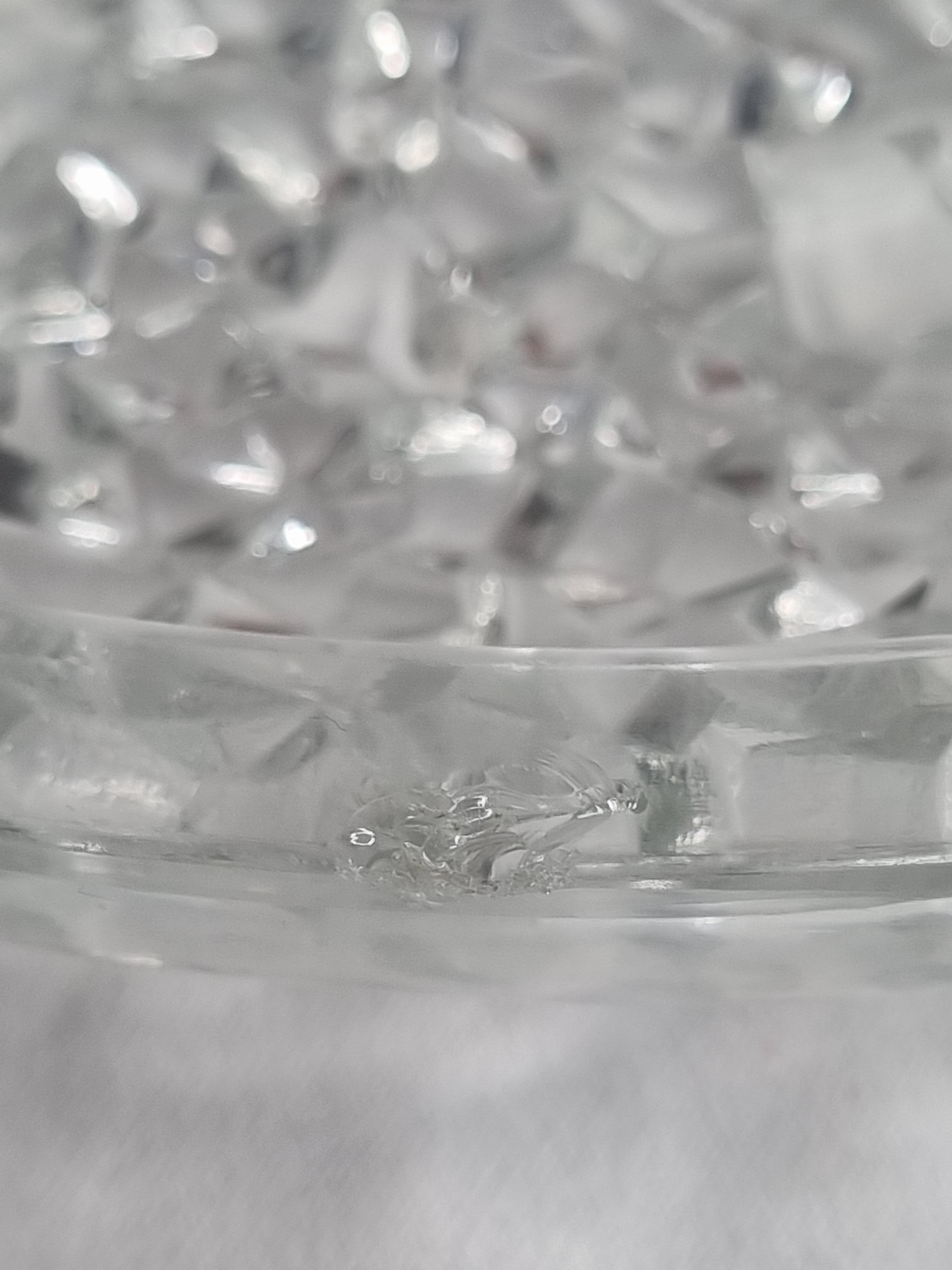 Fruit cup signed verlys france, iceberg décor, 32 cm